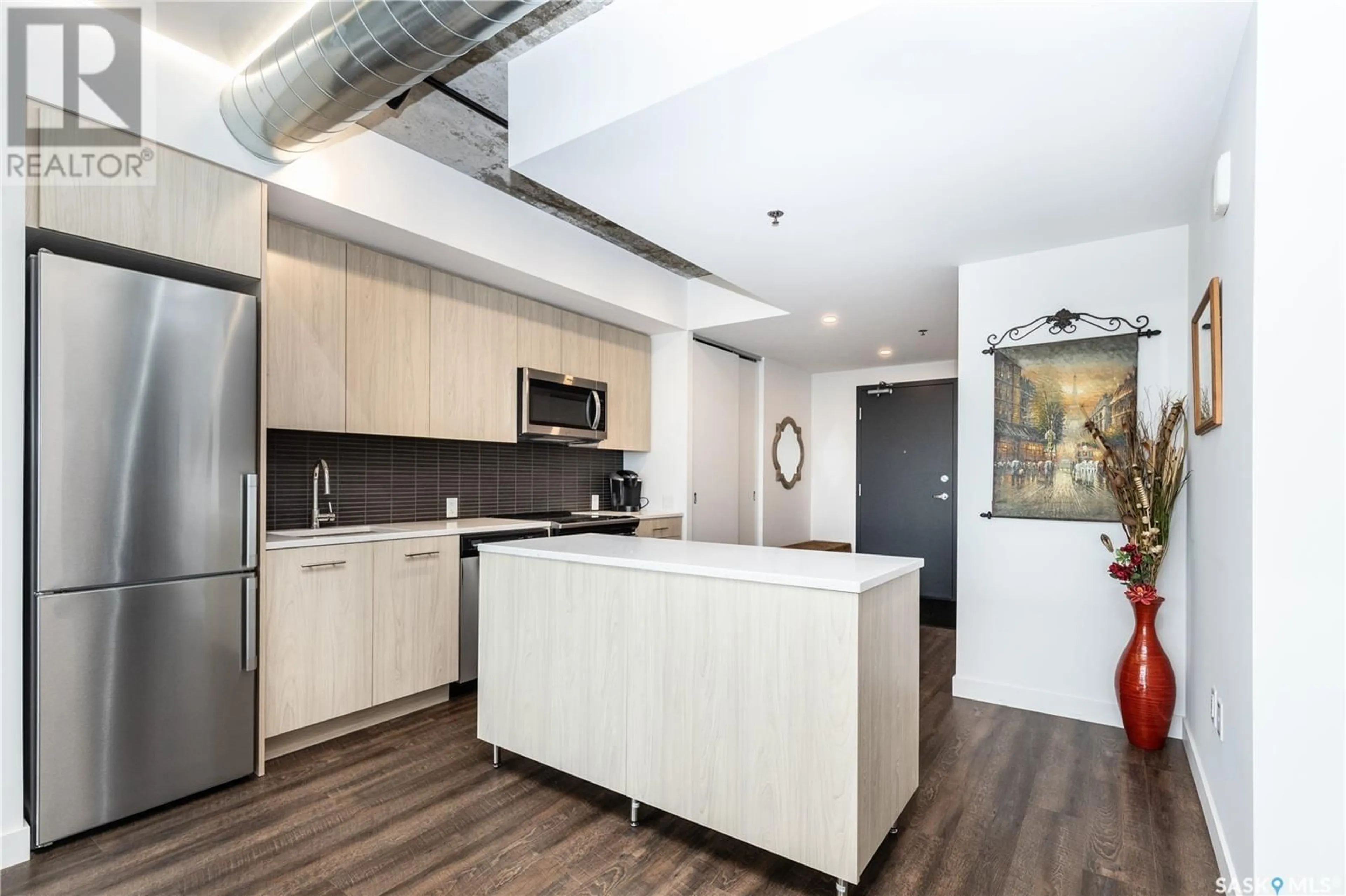 Open concept kitchen, unknown for 490 2ND AVENUE, Saskatoon Saskatchewan S7K4H5
