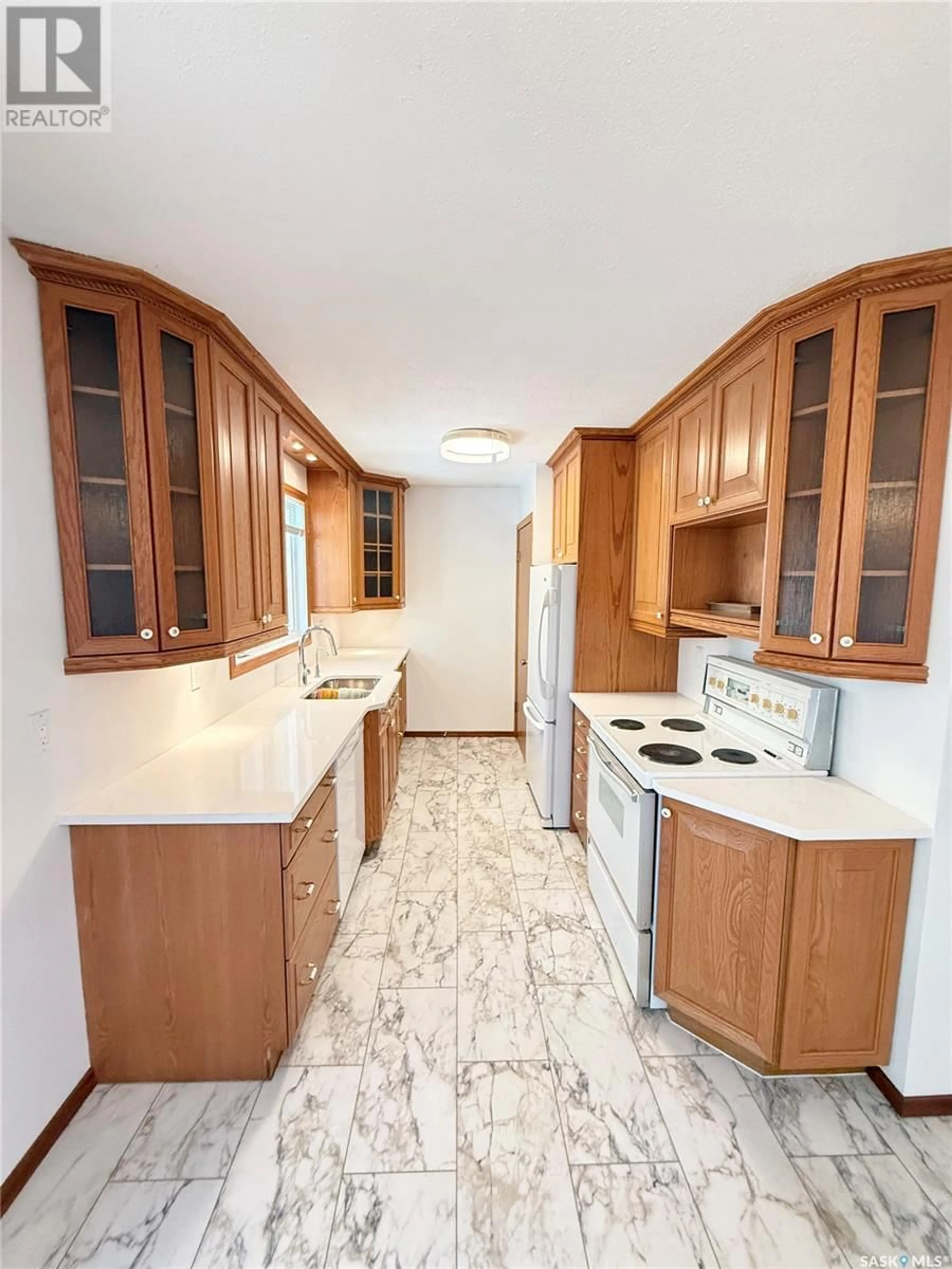 Standard kitchen, unknown for 716 WINDSOR STREET, Weyburn Saskatchewan S4H0X4