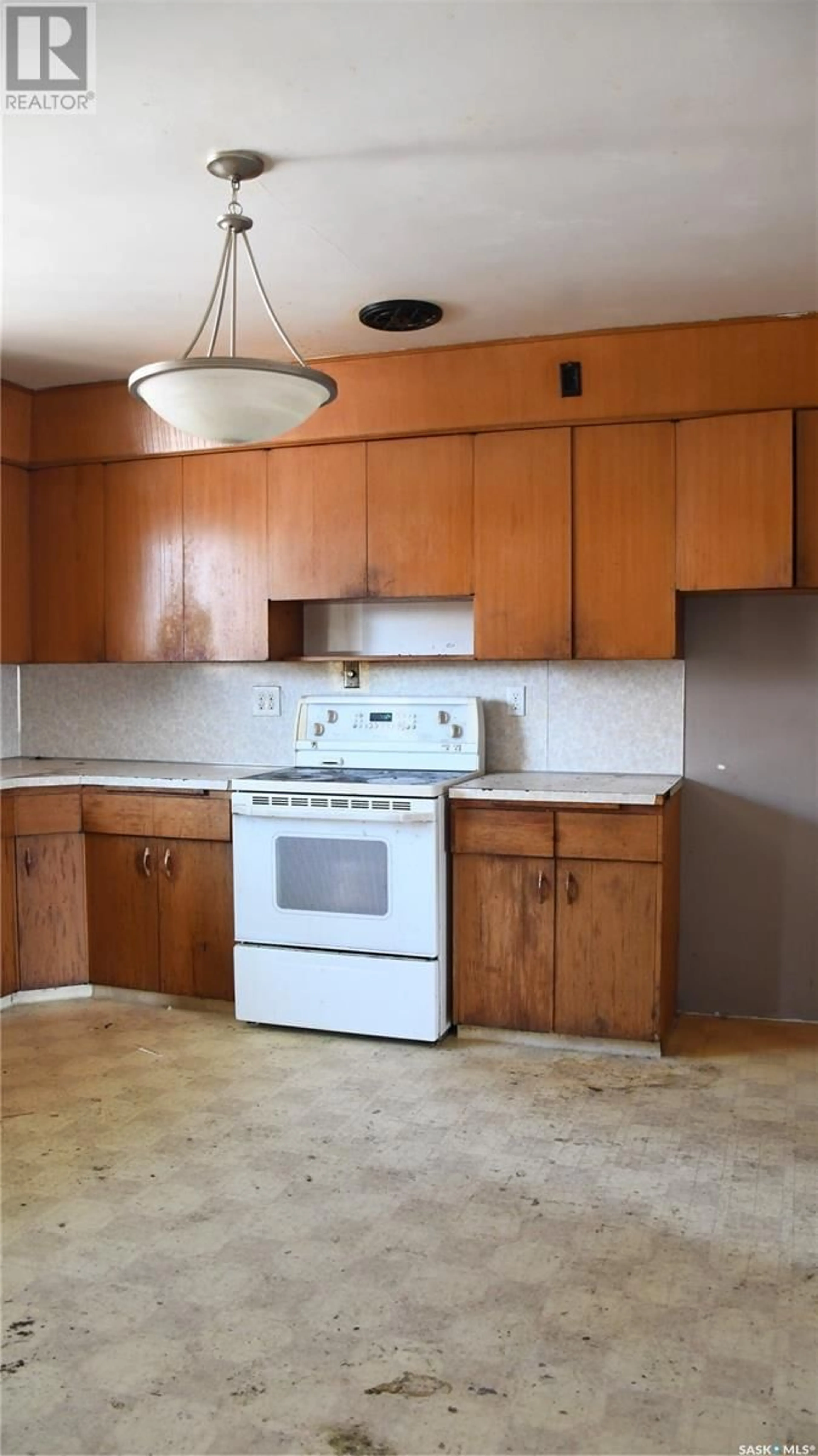 Standard kitchen, unknown for 321 Y AVENUE, Saskatoon Saskatchewan S7M3J6