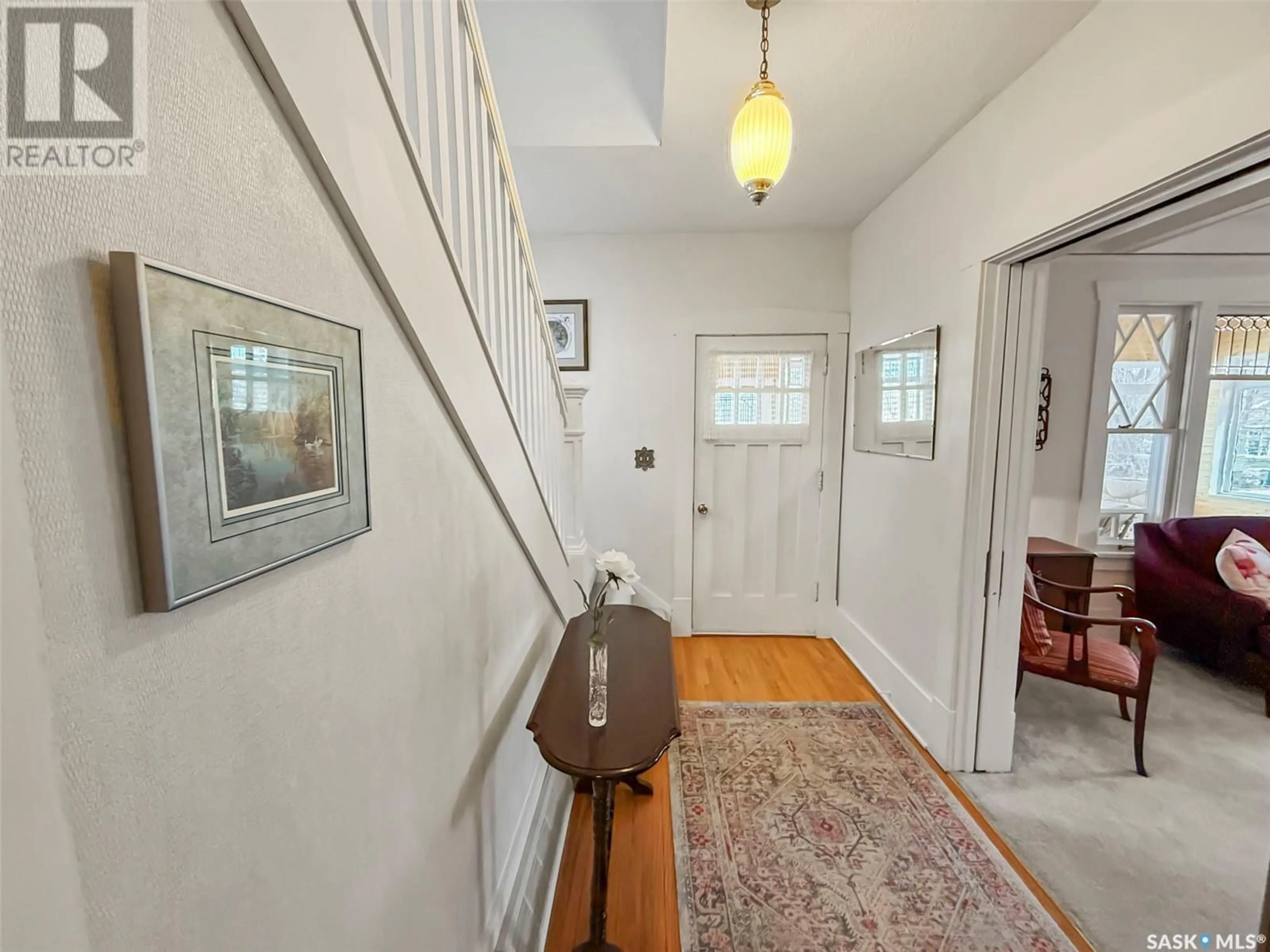 Indoor entryway for 570 4TH AVENUE, Swift Current Saskatchewan S9H2K2