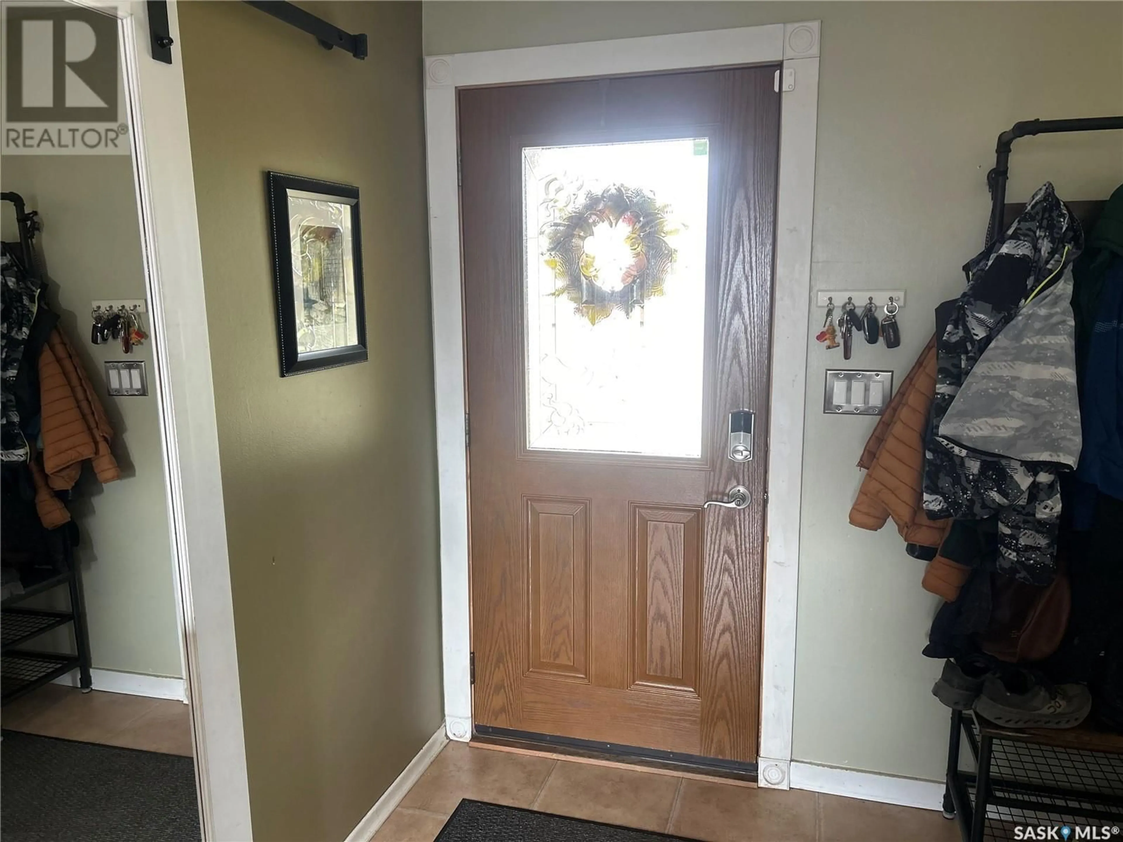 Indoor entryway for 120 MCDONALD ROAD, Estevan Saskatchewan S4A0B8
