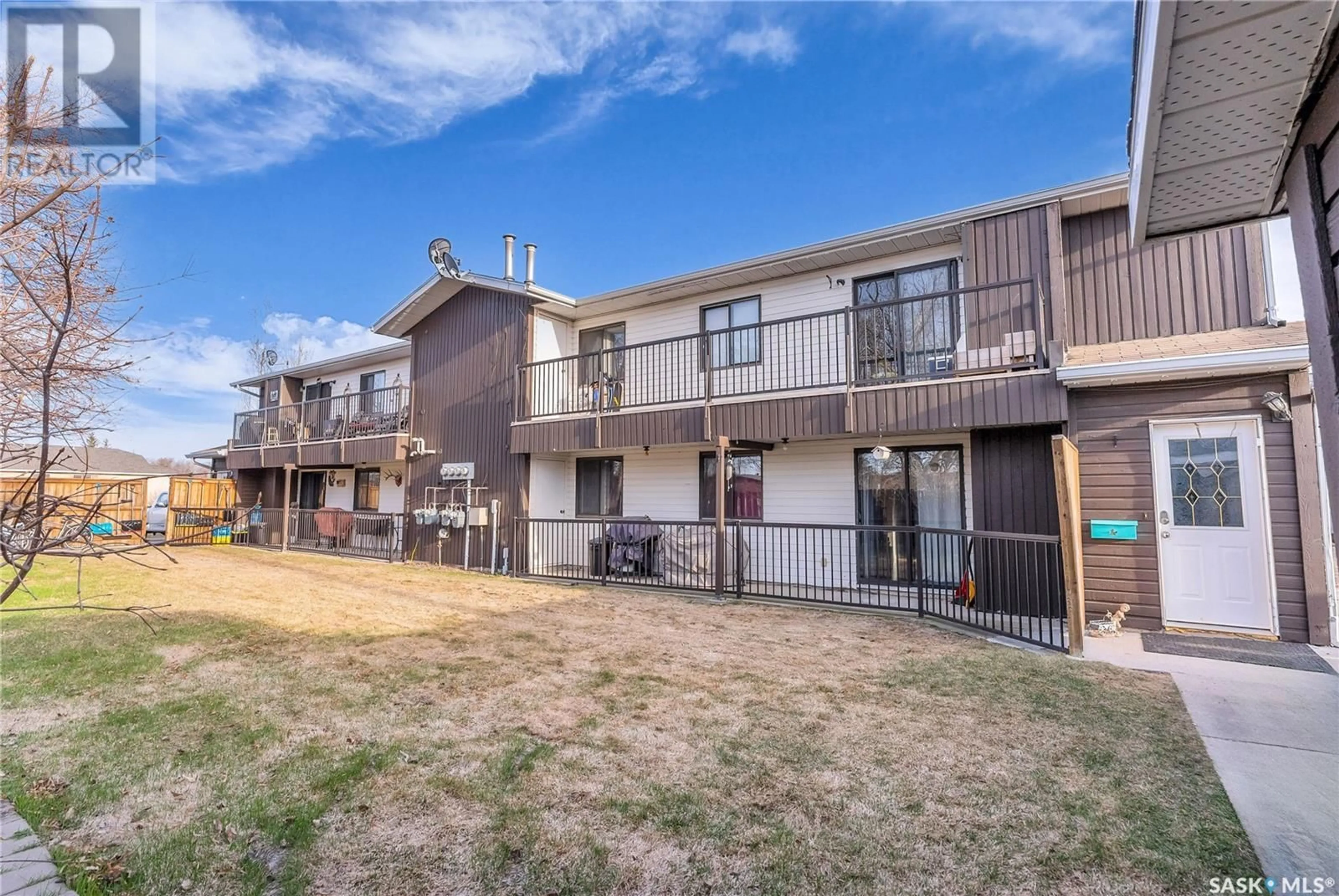 Patio, unknown for 203d 213 MAIN STREET, Martensville Saskatchewan S0K2T0