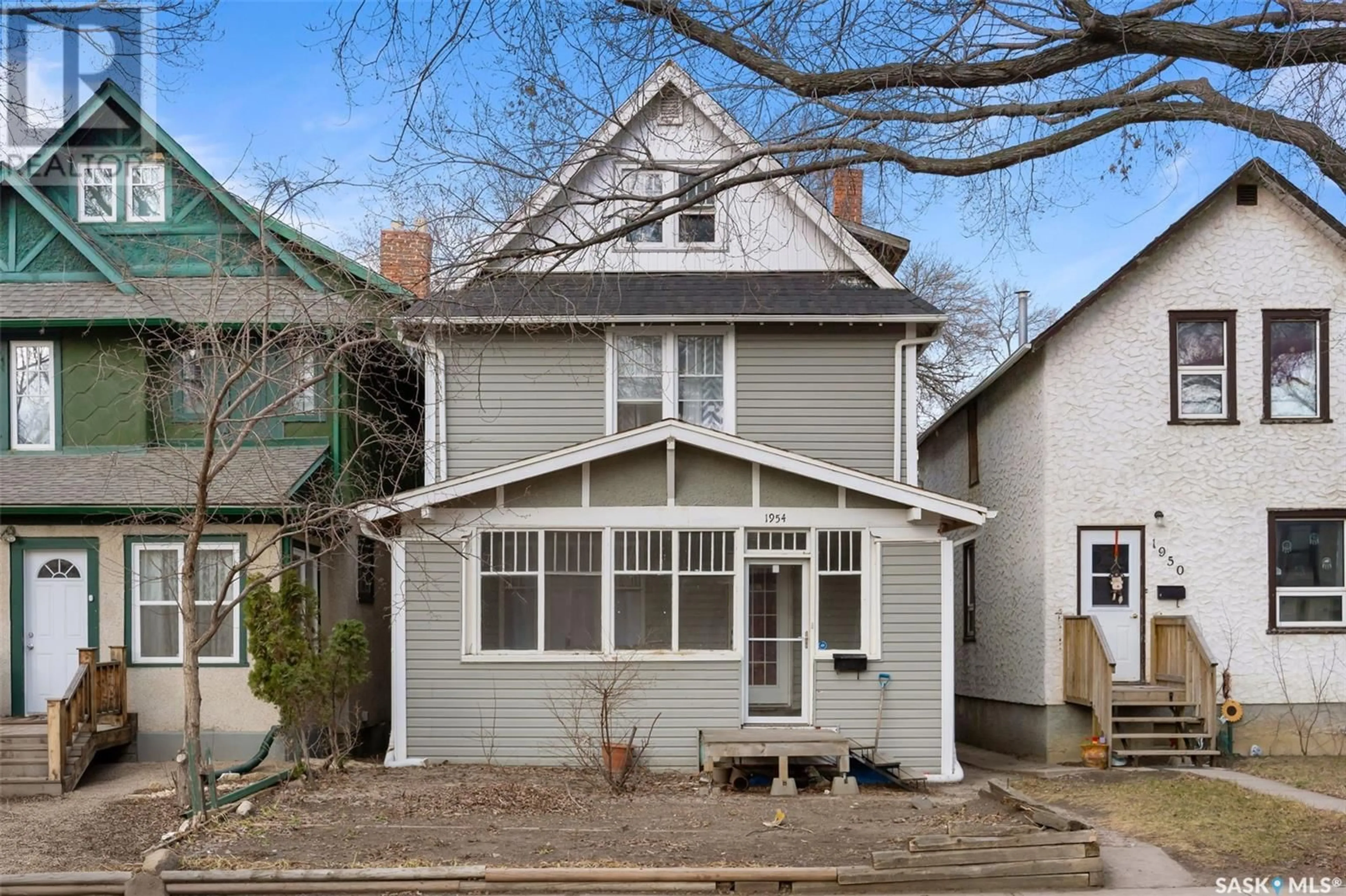 Home with vinyl exterior material, street for 1954 GARNET STREET, Regina Saskatchewan S4T2Z4