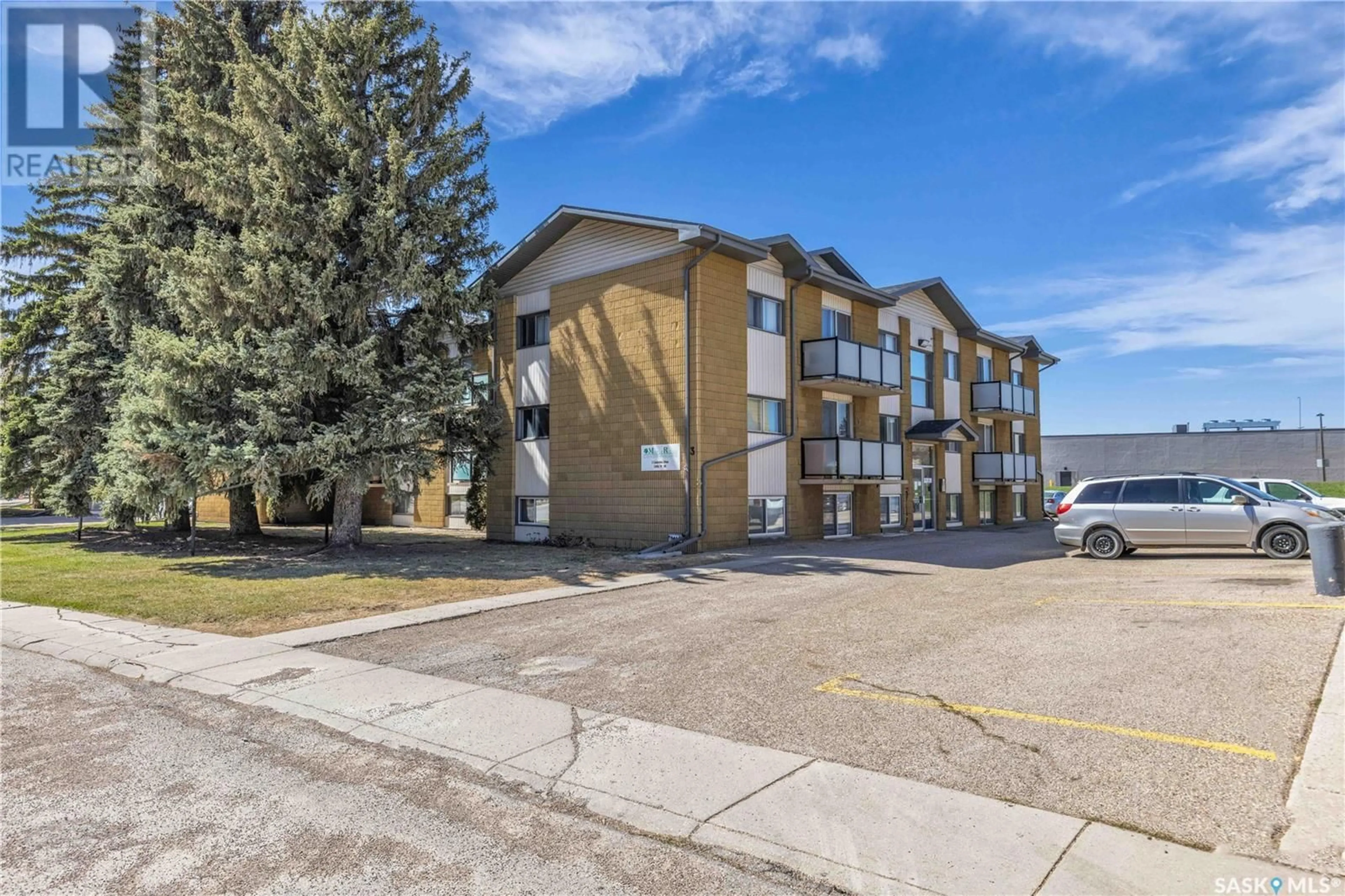 Patio, unknown for 3 - 79 COLUMBIA DRIVE, Saskatoon Saskatchewan S7K1E3