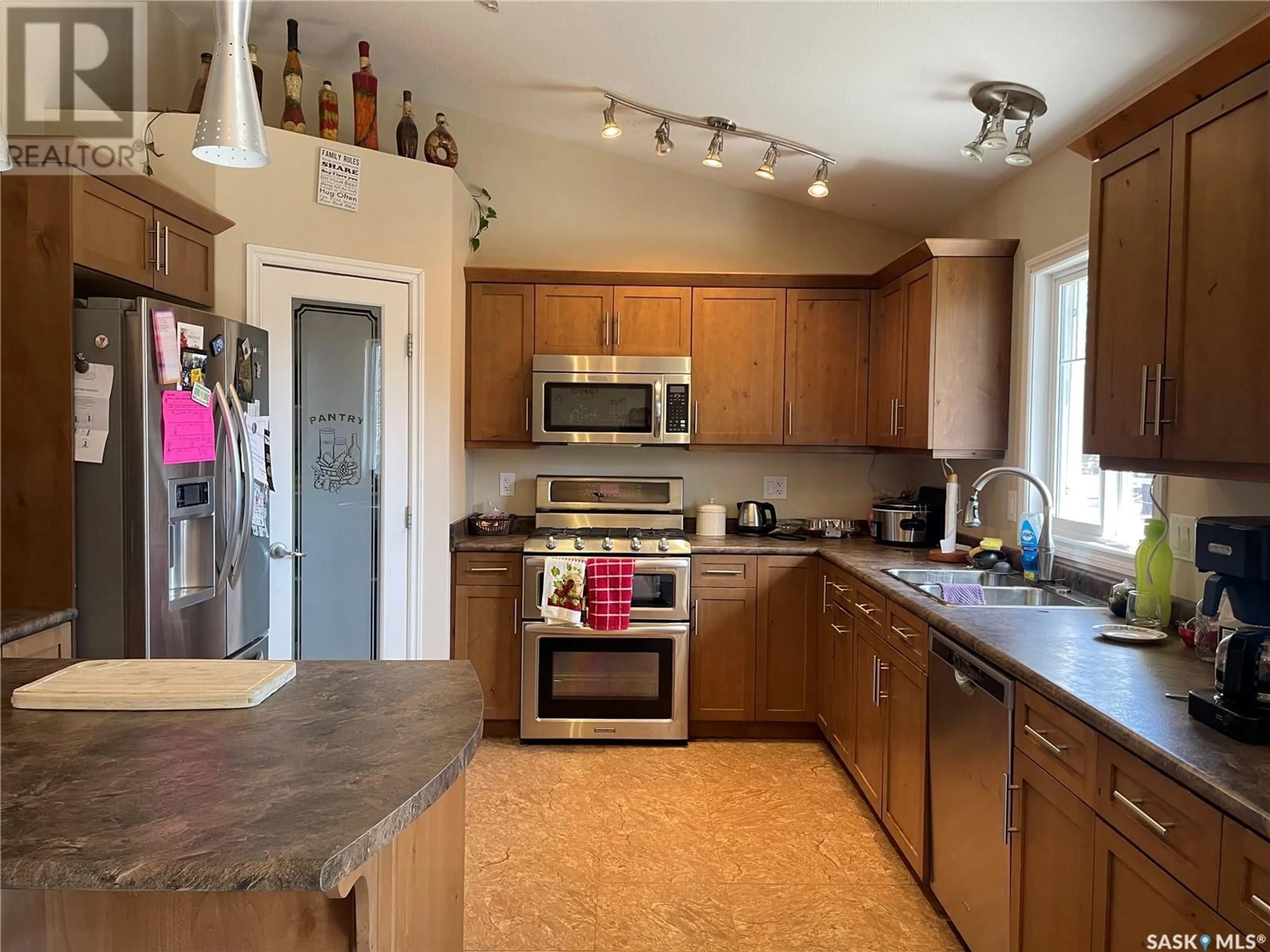 Open concept kitchen, unknown for 140 3RD STREET, Pierceland Saskatchewan S0M2K0