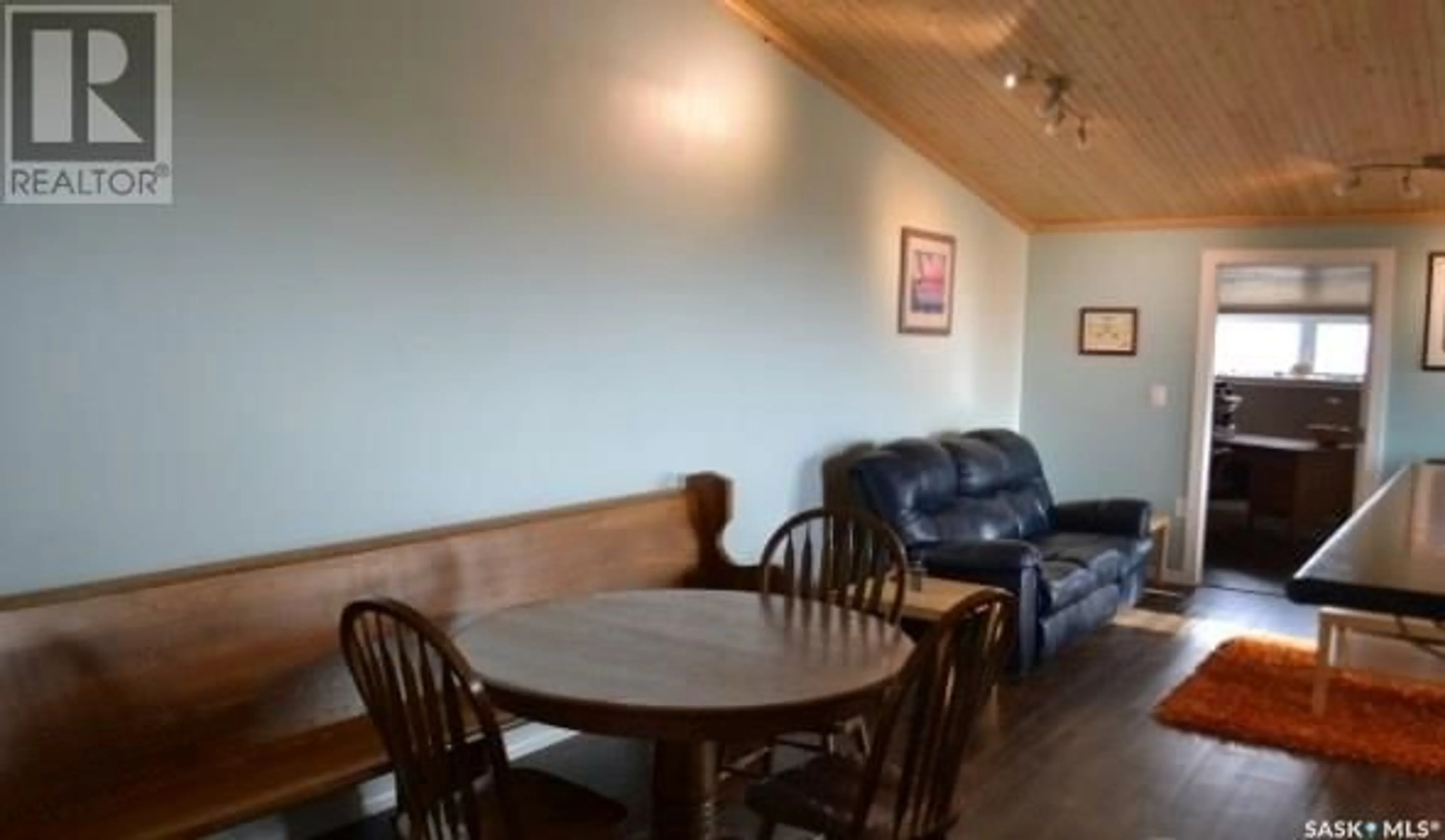 Dining room, wood/laminate floor for AIRCRAFT HANGAR ACREAGE, Aberdeen Rm No. 373 Saskatchewan S0K0A0