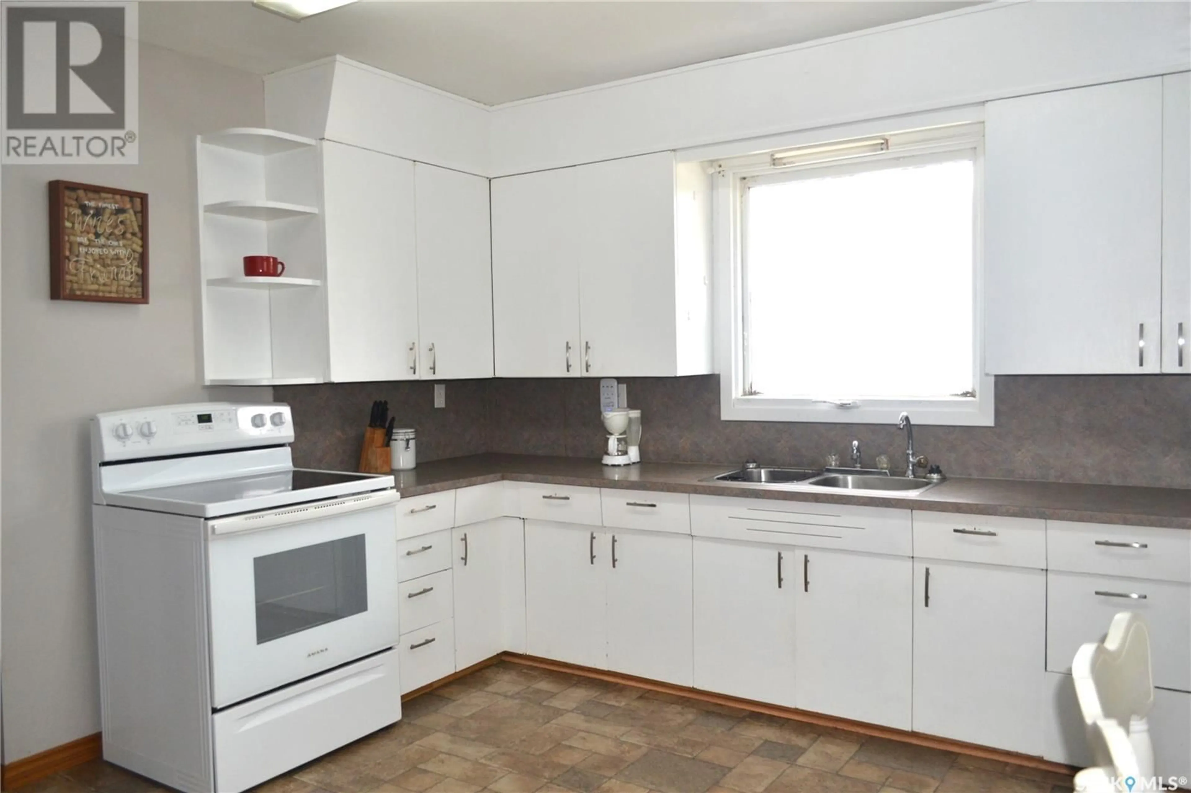 Standard kitchen, unknown for 318 1ST STREET, Langham Saskatchewan S0K2L0