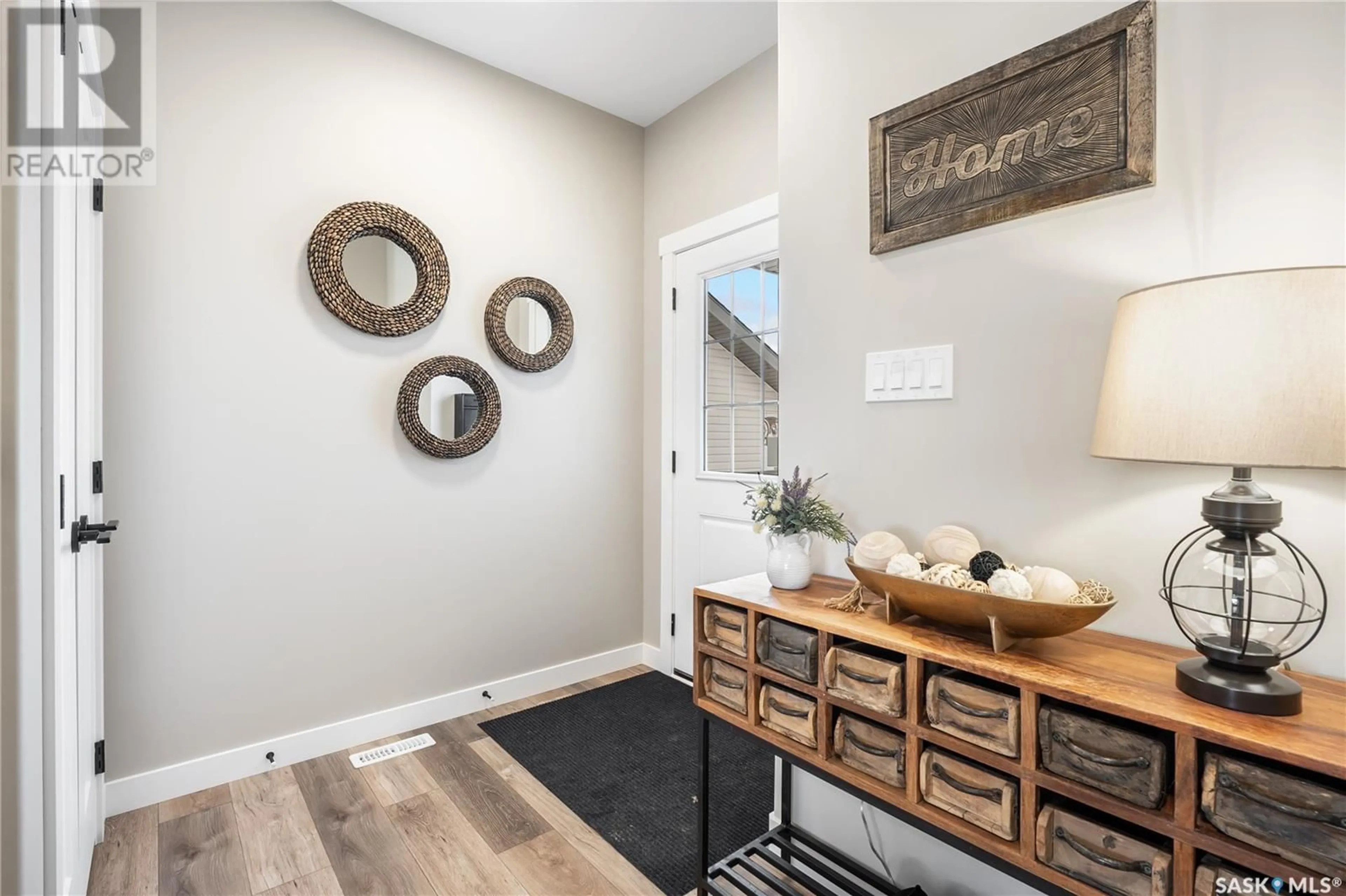 Indoor entryway for 3052 DUMONT WAY, Regina Saskatchewan S4V3Z3