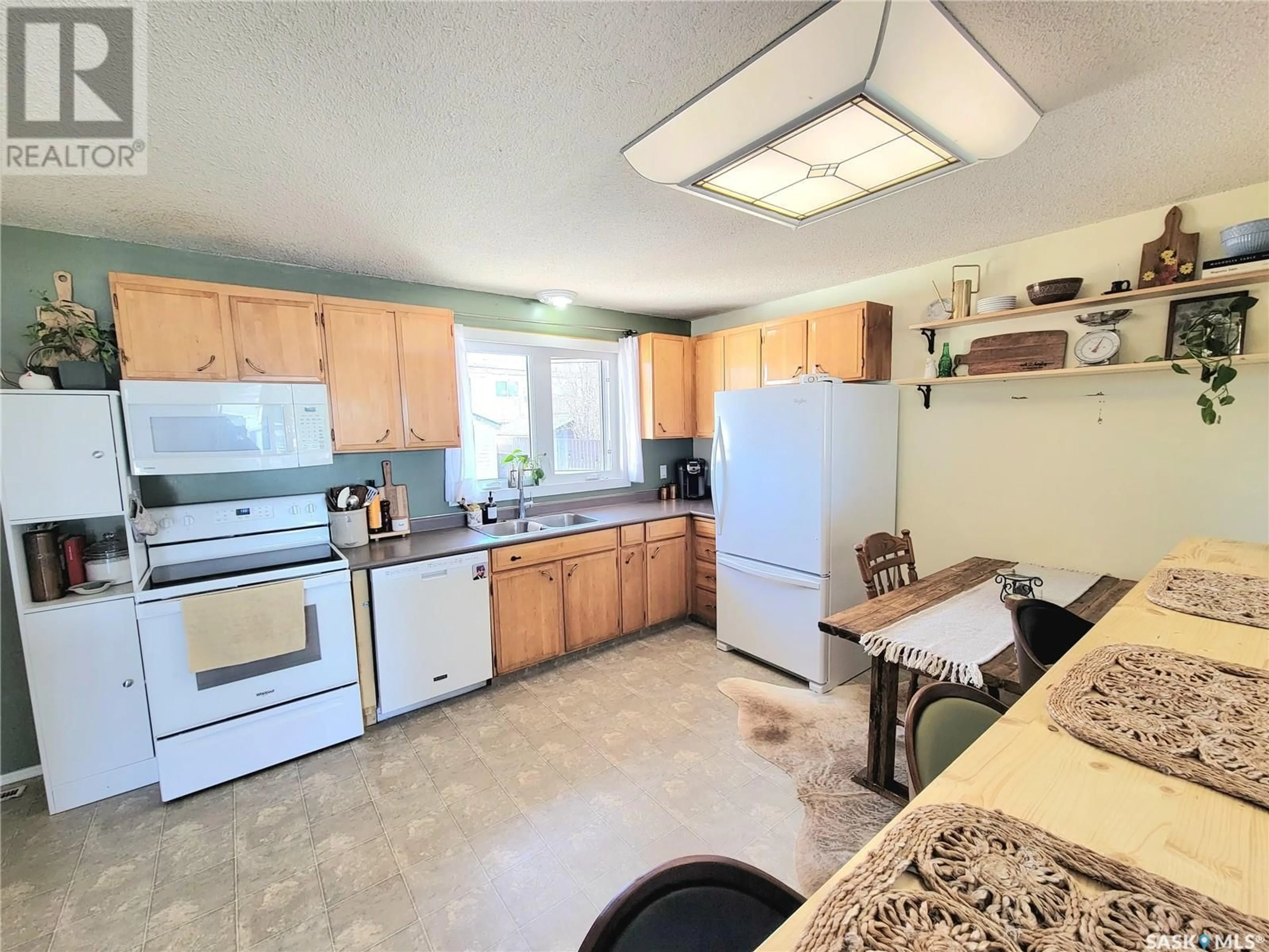 Standard kitchen, ceramic/tile floor for 5107 LEADER STREET, Macklin Saskatchewan S0L2C0