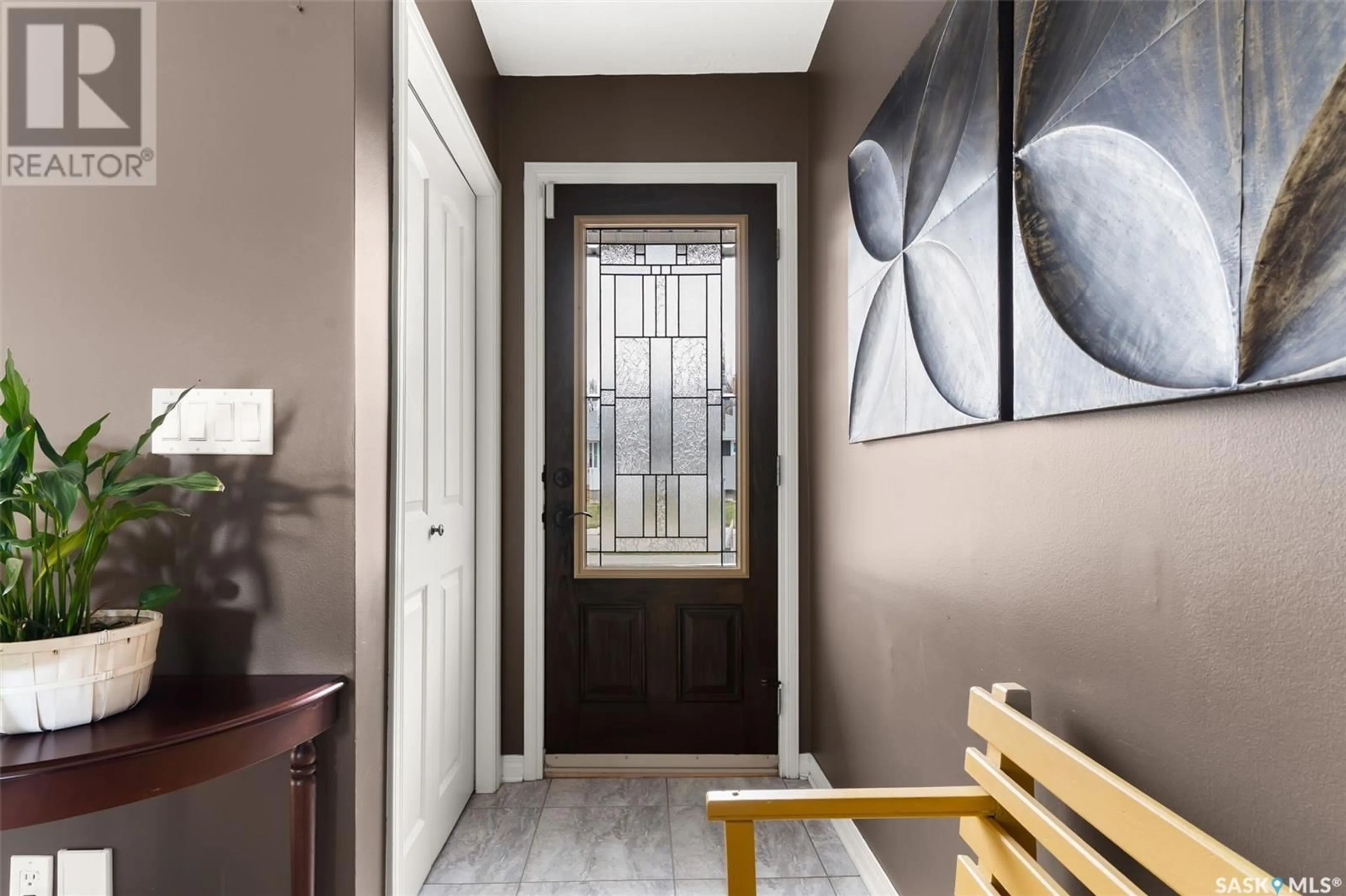 Indoor entryway for 9 PROBE STREET, Regina Saskatchewan S4R4V2