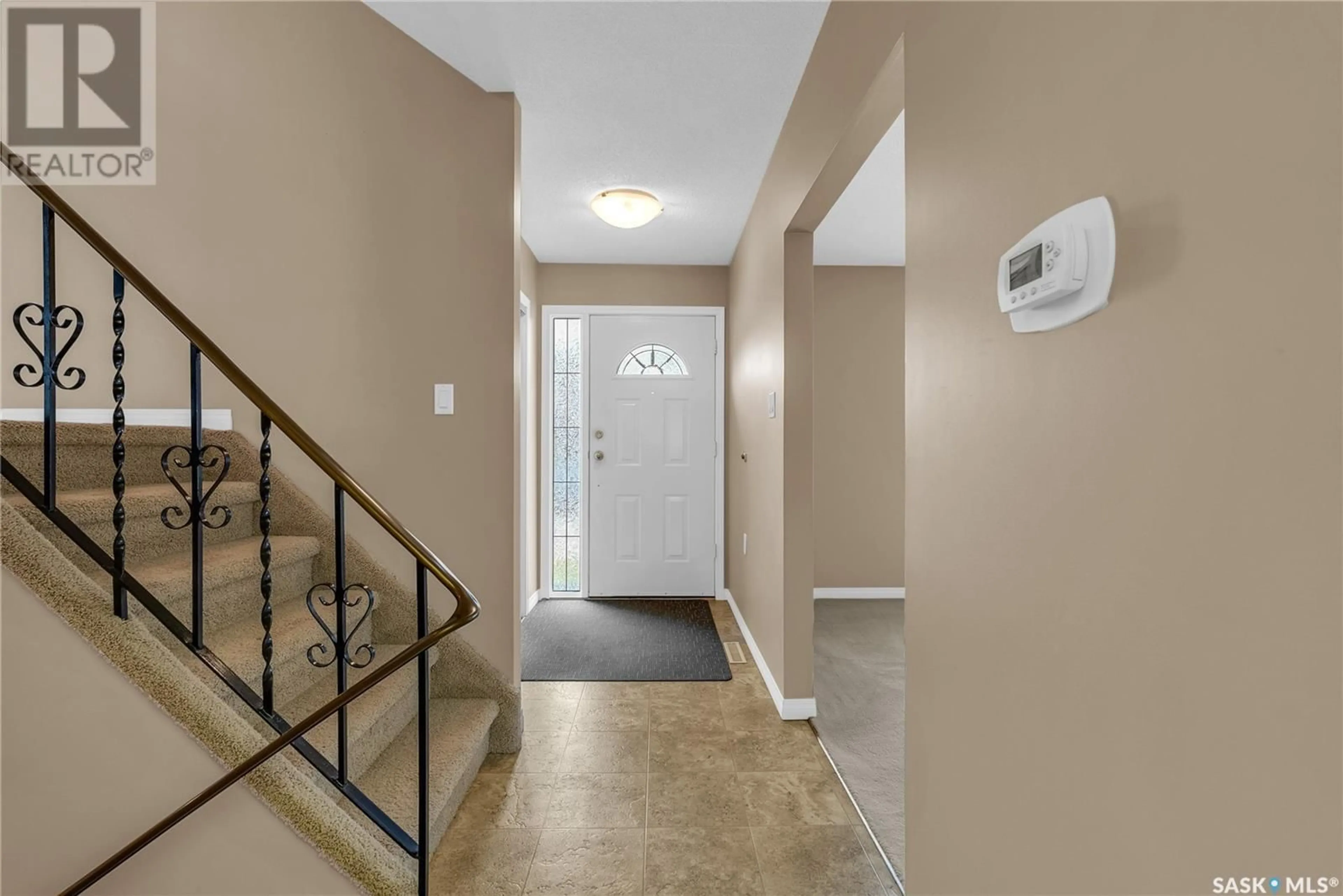 Indoor entryway for 42 RUPERT DRIVE, Saskatoon Saskatchewan S7K1B3