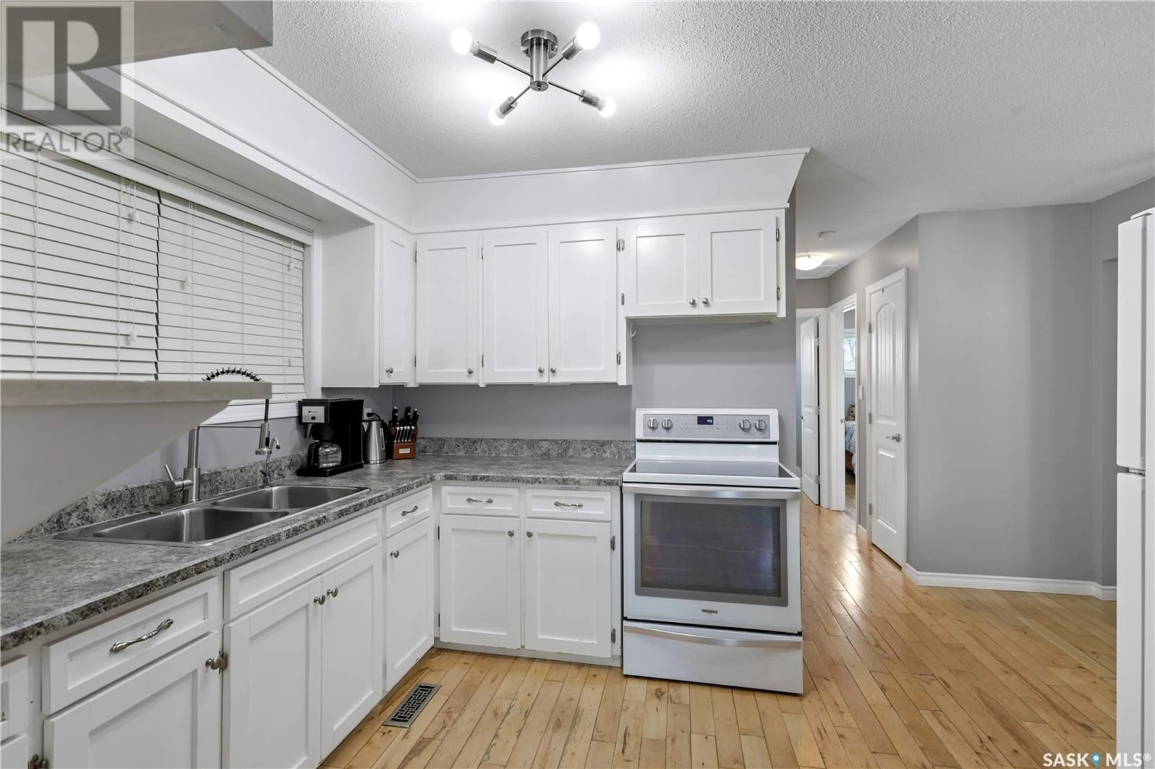 Standard kitchen, unknown for 303 TORONTO STREET, Regina Saskatchewan S4R1M3