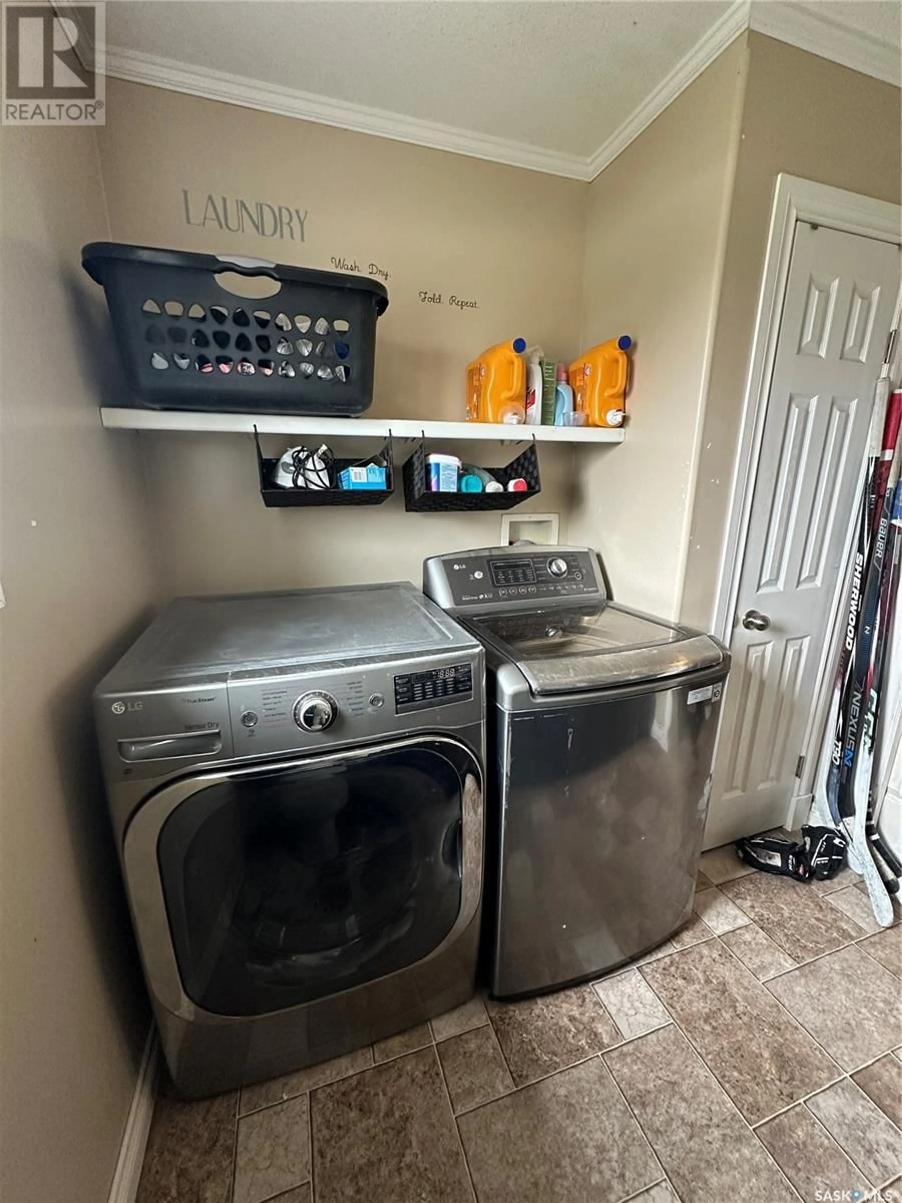 Laundry room for FRANCIS ACREAGE, Francis Rm No. 127 Saskatchewan S0G1V0