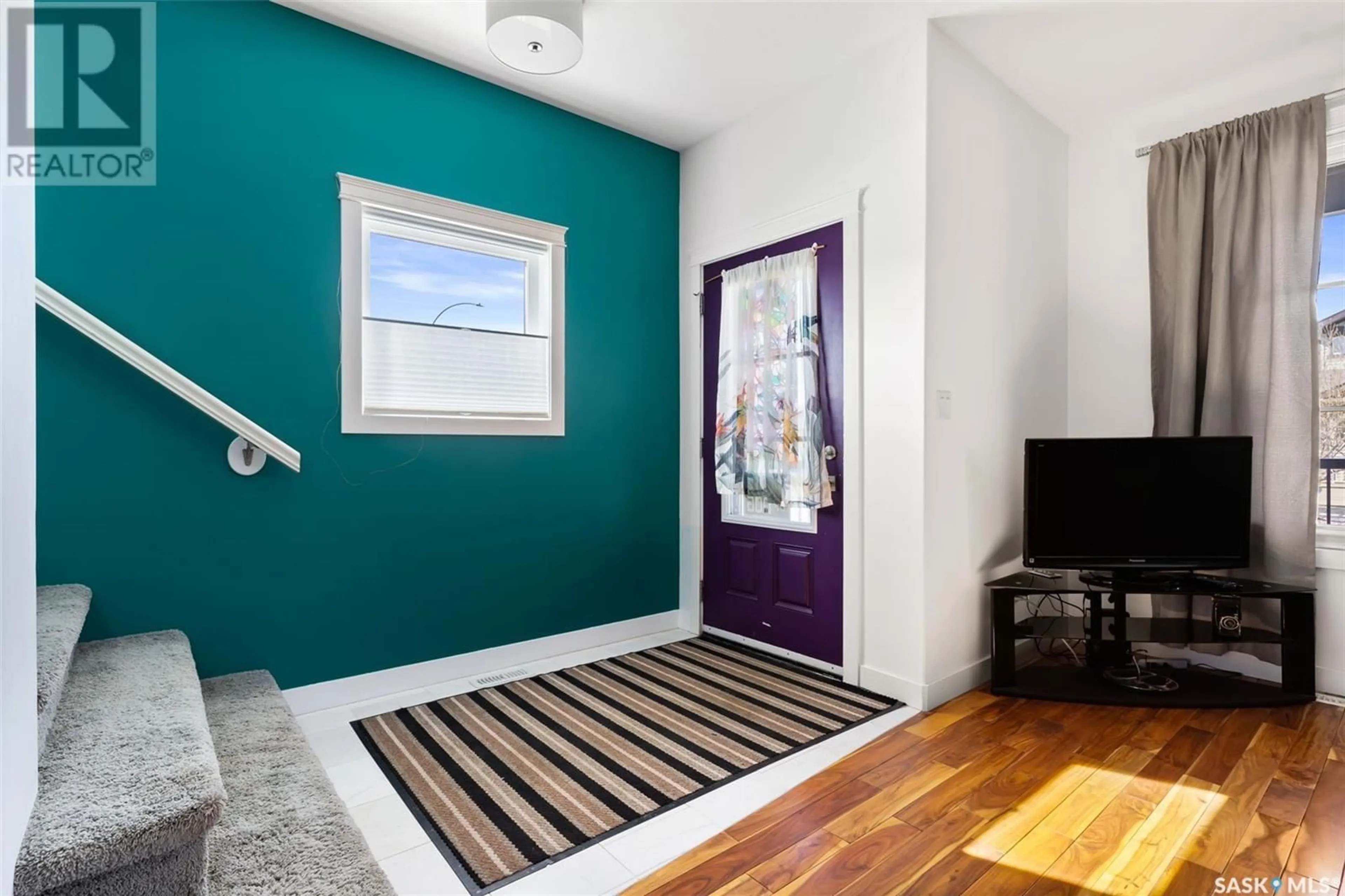 Indoor entryway for 7525 OXBOW WAY, Regina Saskatchewan S4Y0B5