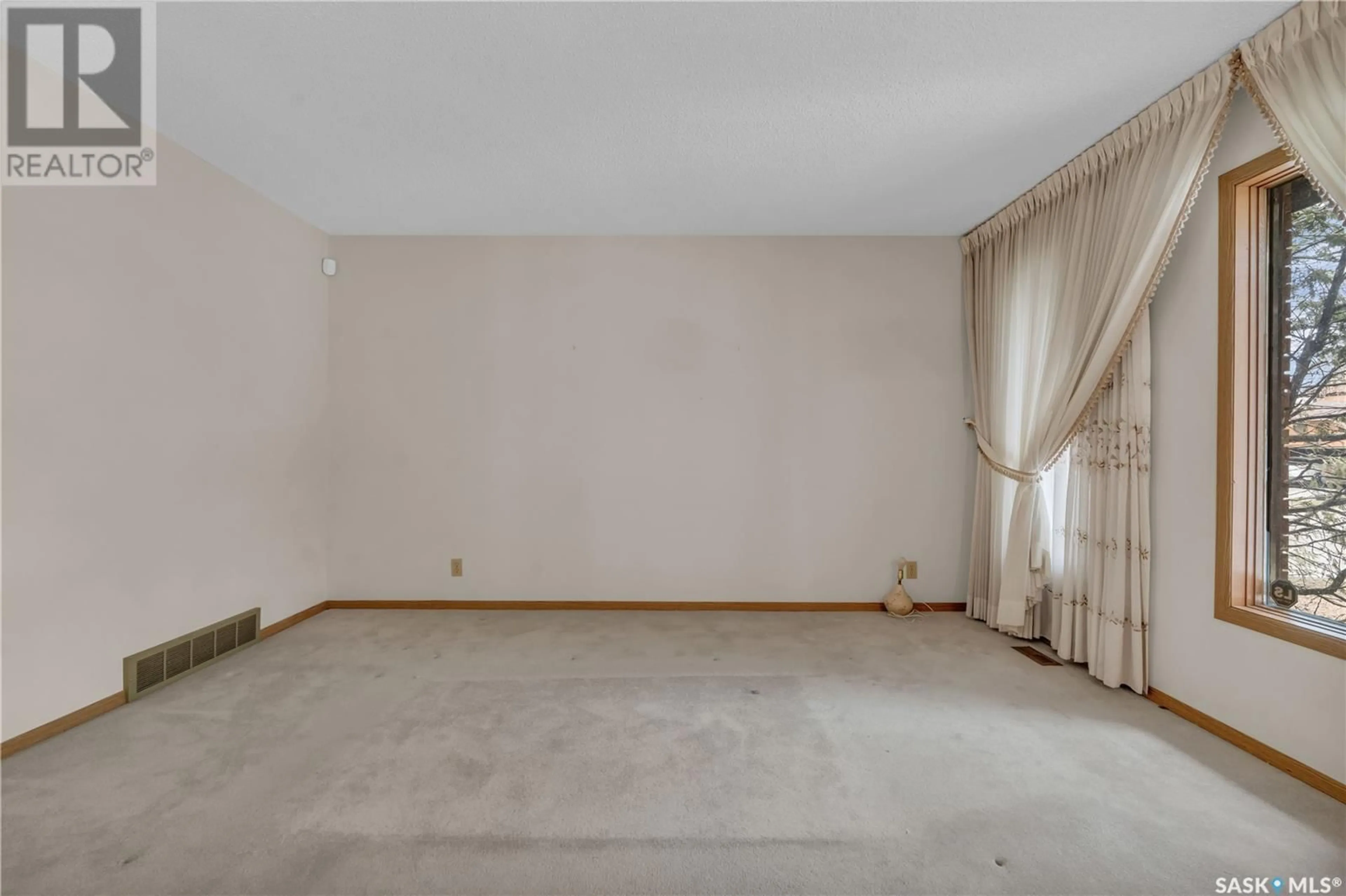 A pic of a room for 2822 KUTARNA CRESCENT, Regina Saskatchewan S4V0T1
