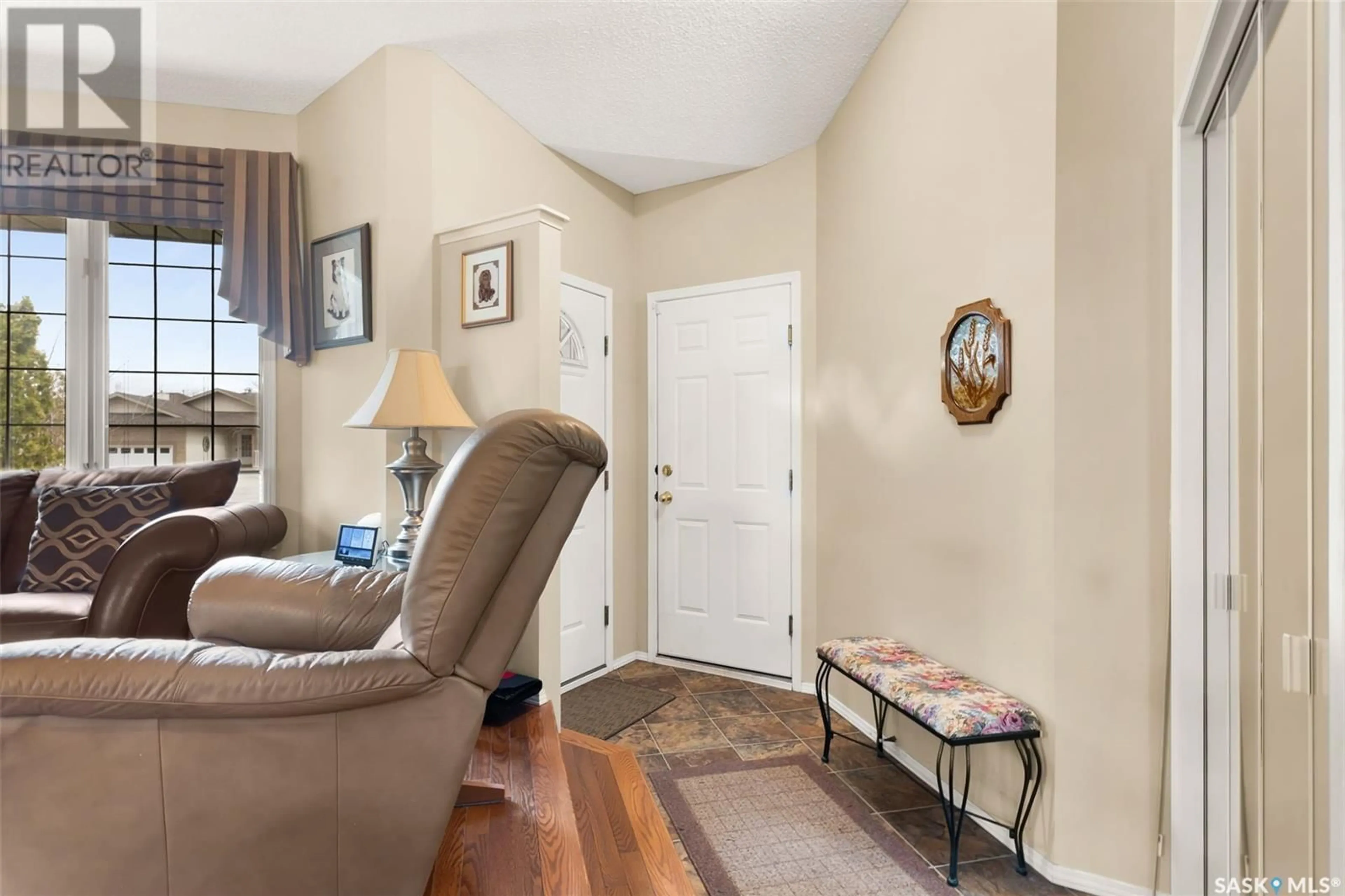 Indoor entryway for 1691 ROUSSEAU CRESCENT, Regina Saskatchewan S4X4L9