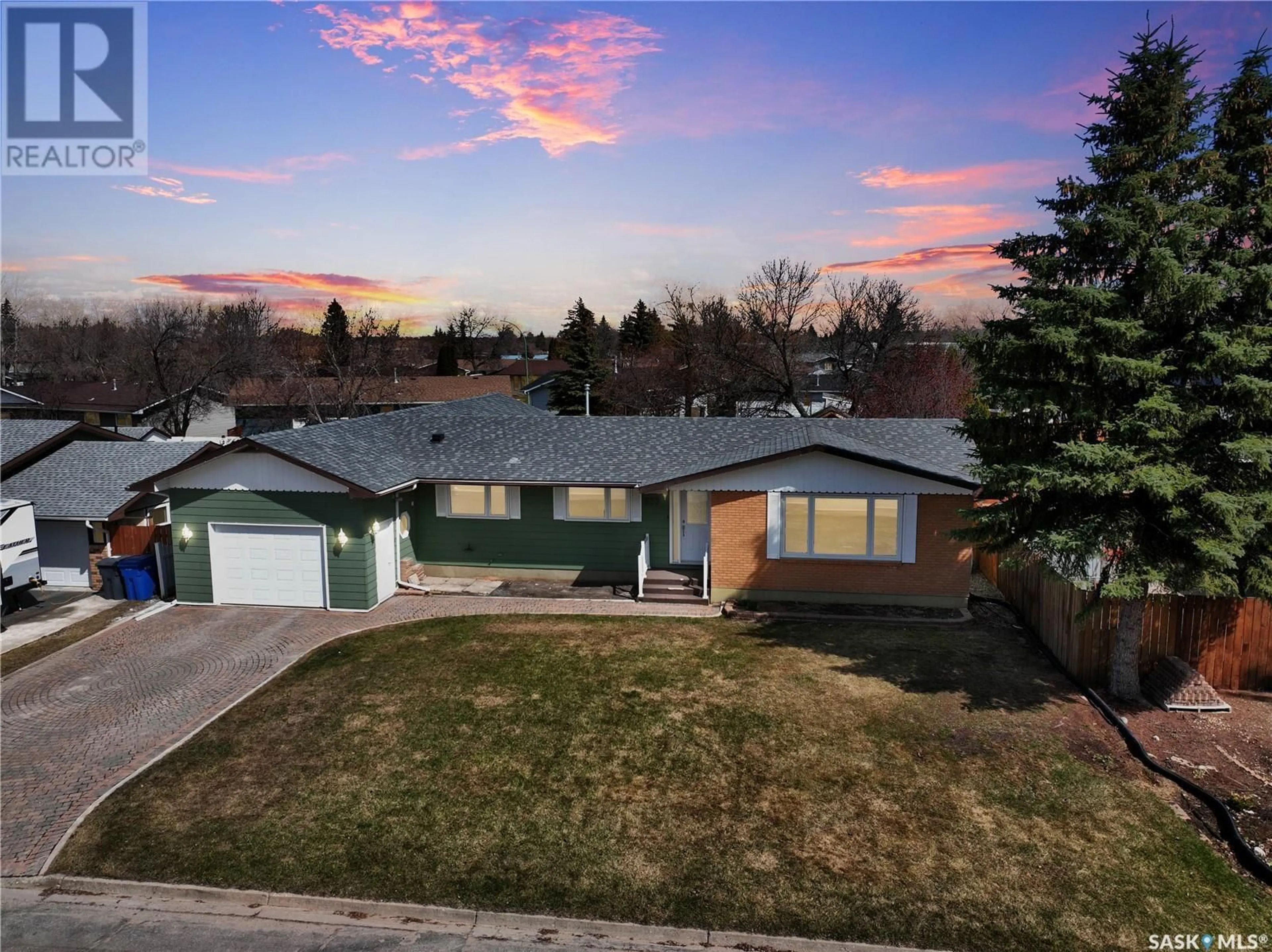 A pic from outside/outdoor area/front of a property/back of a property/a pic from drone, street for 537 STANLEY STREET, Esterhazy Saskatchewan S0A0X0