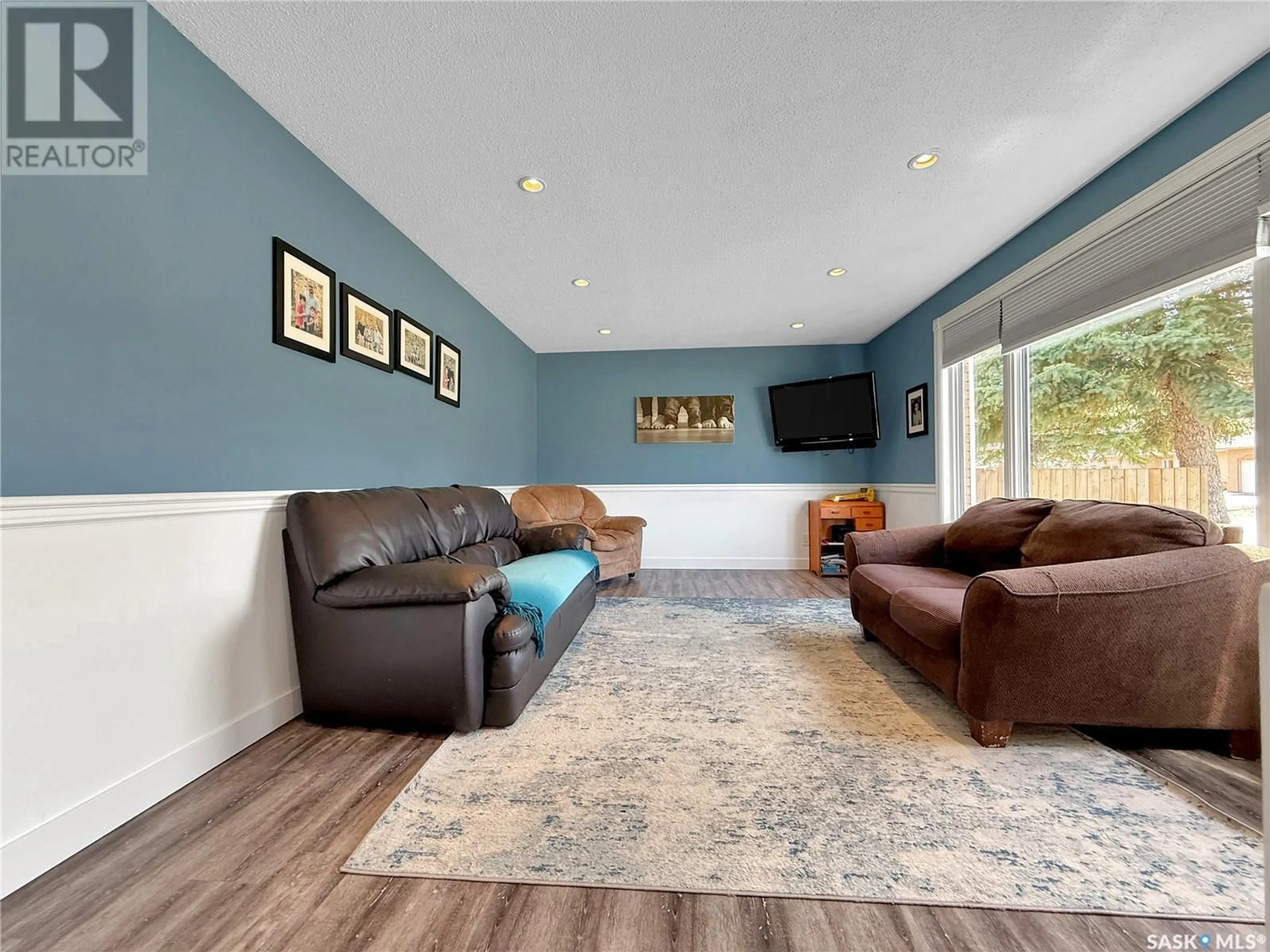 Living room with furniture, unknown for 537 STANLEY STREET, Esterhazy Saskatchewan S0A0X0