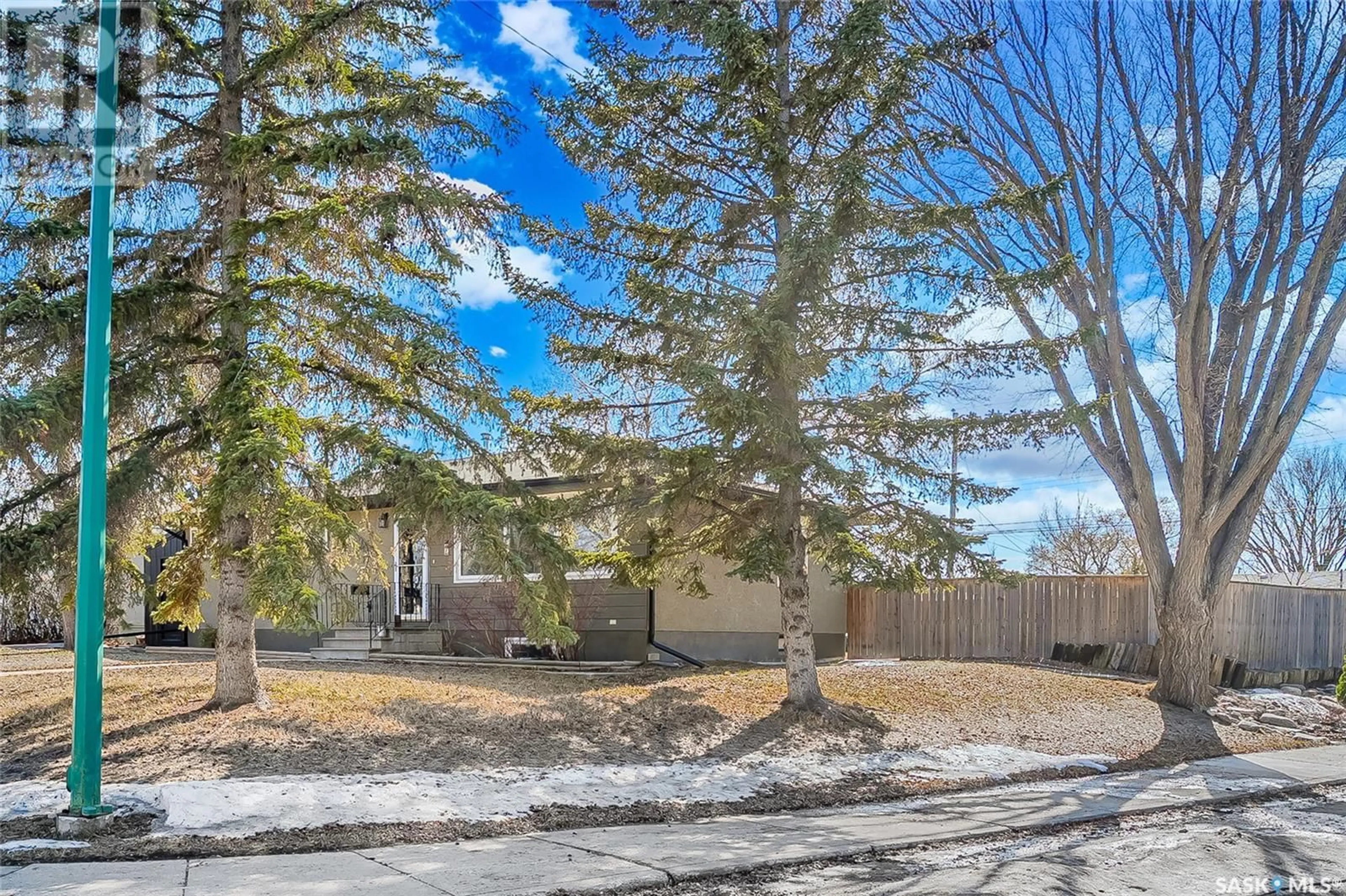 A pic from outside/outdoor area/front of a property/back of a property/a pic from drone, unknown for 2 YOUNG CRESCENT, Saskatoon Saskatchewan S7J2C4