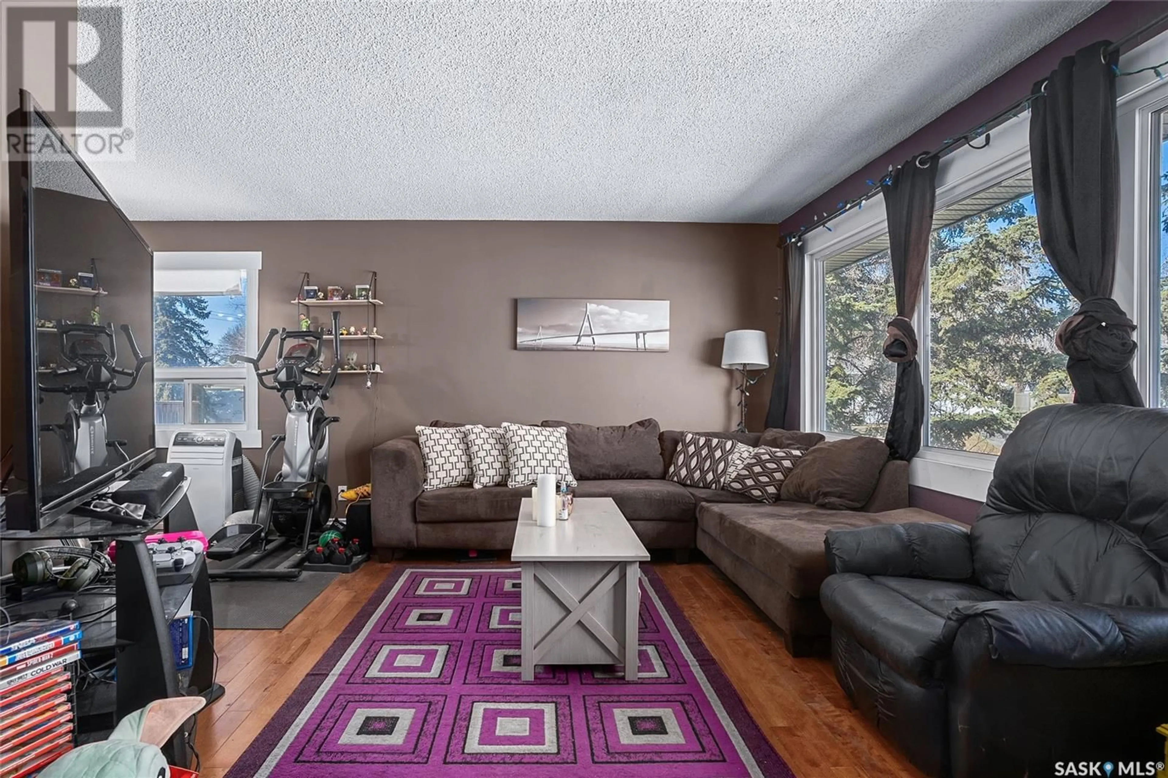 Living room with furniture, unknown for 2 YOUNG CRESCENT, Saskatoon Saskatchewan S7J2C4