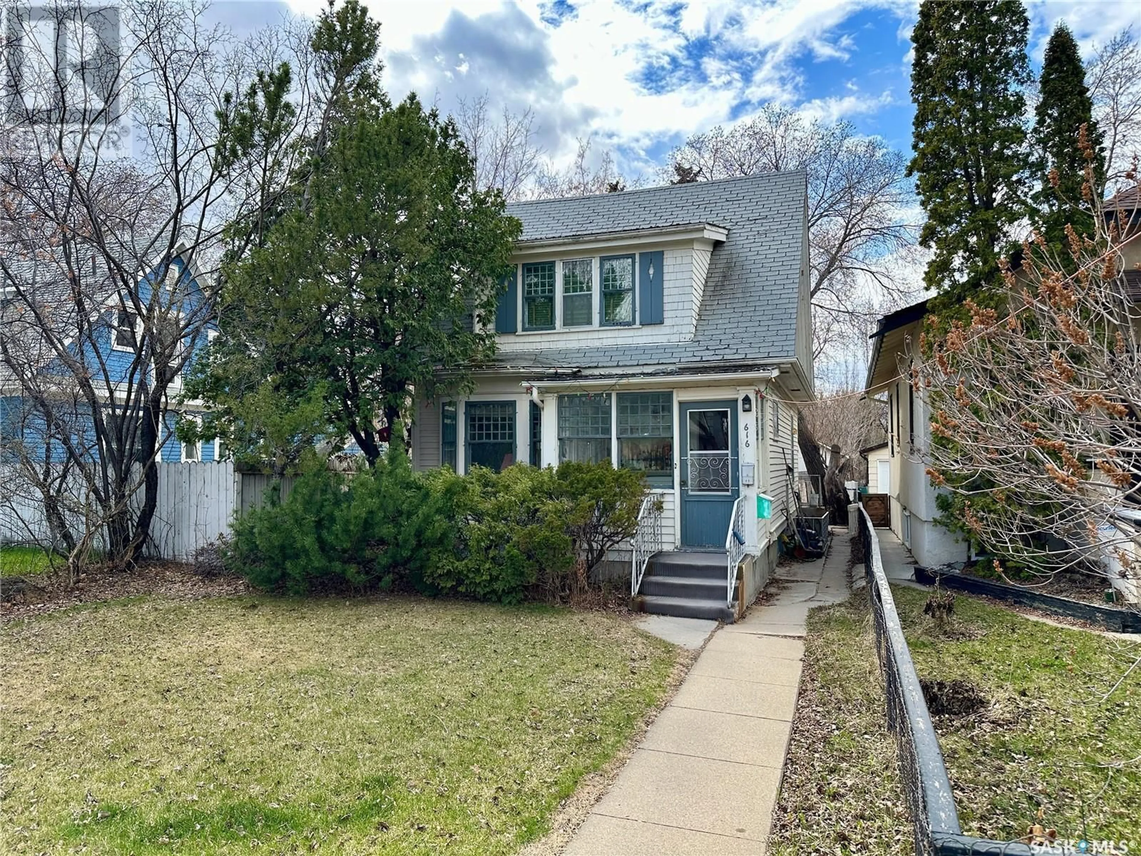 Home with vinyl exterior material, street for 616 ALBERT AVENUE, Saskatoon Saskatchewan S7N1G7