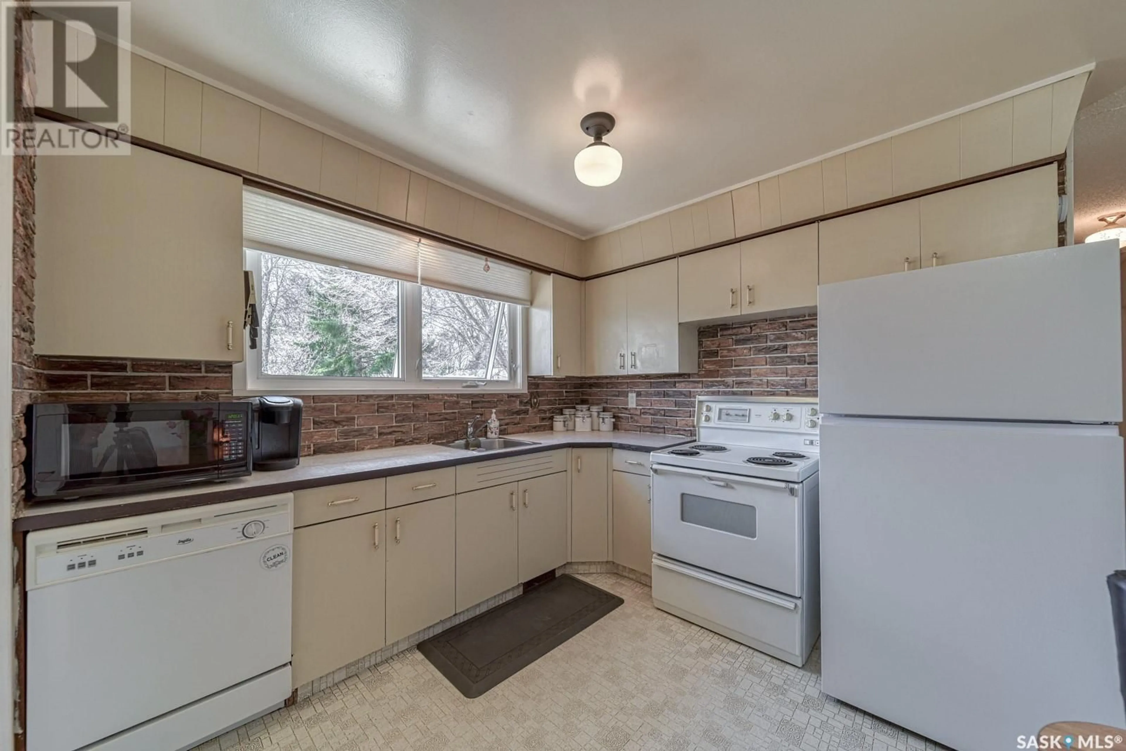 Standard kitchen, unknown for 2235 DEWDNEY AVENUE, Regina Saskatchewan S4N4C4