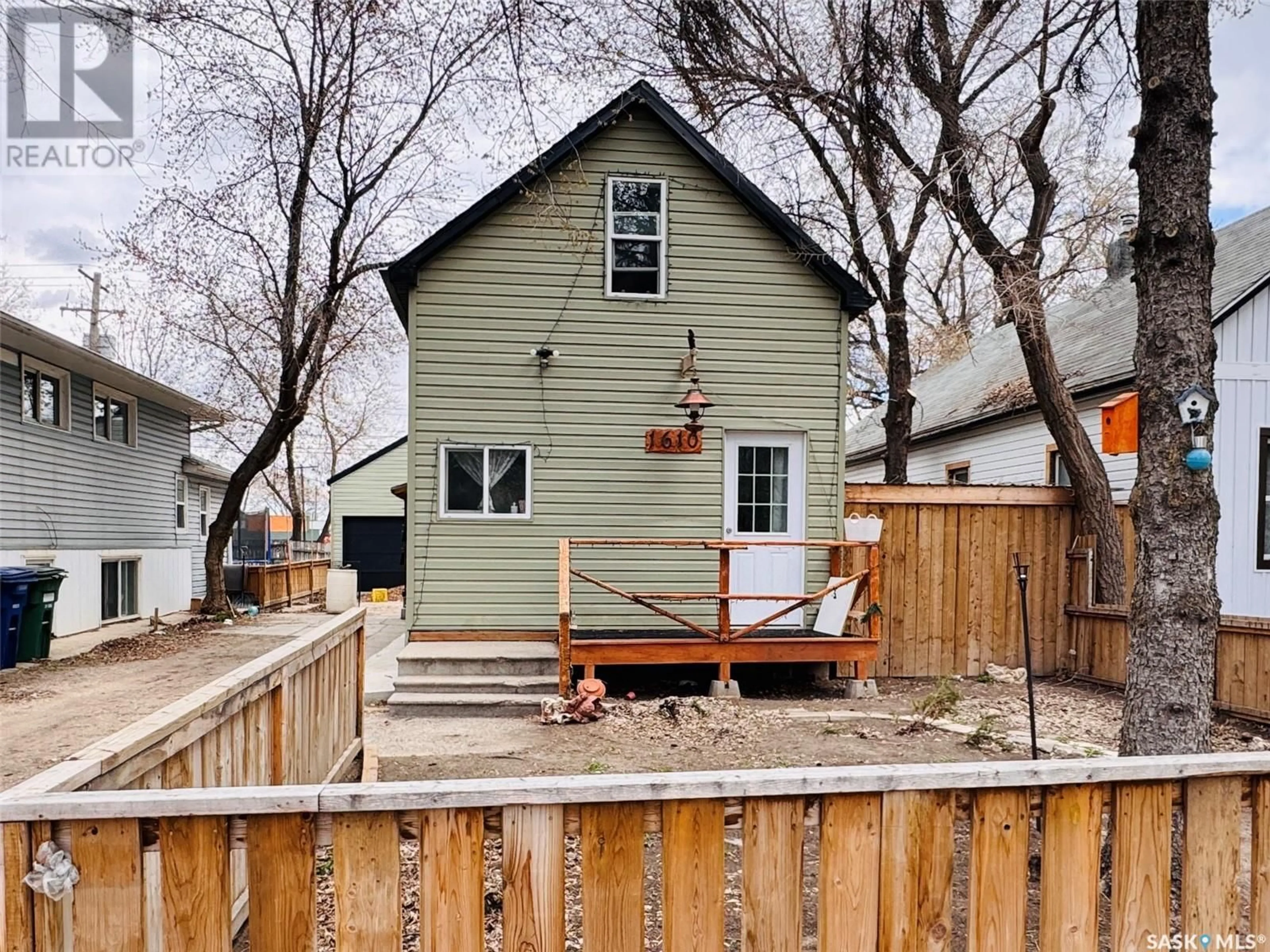 Unknown for 1610 B AVENUE, Saskatoon Saskatchewan S7L1H3
