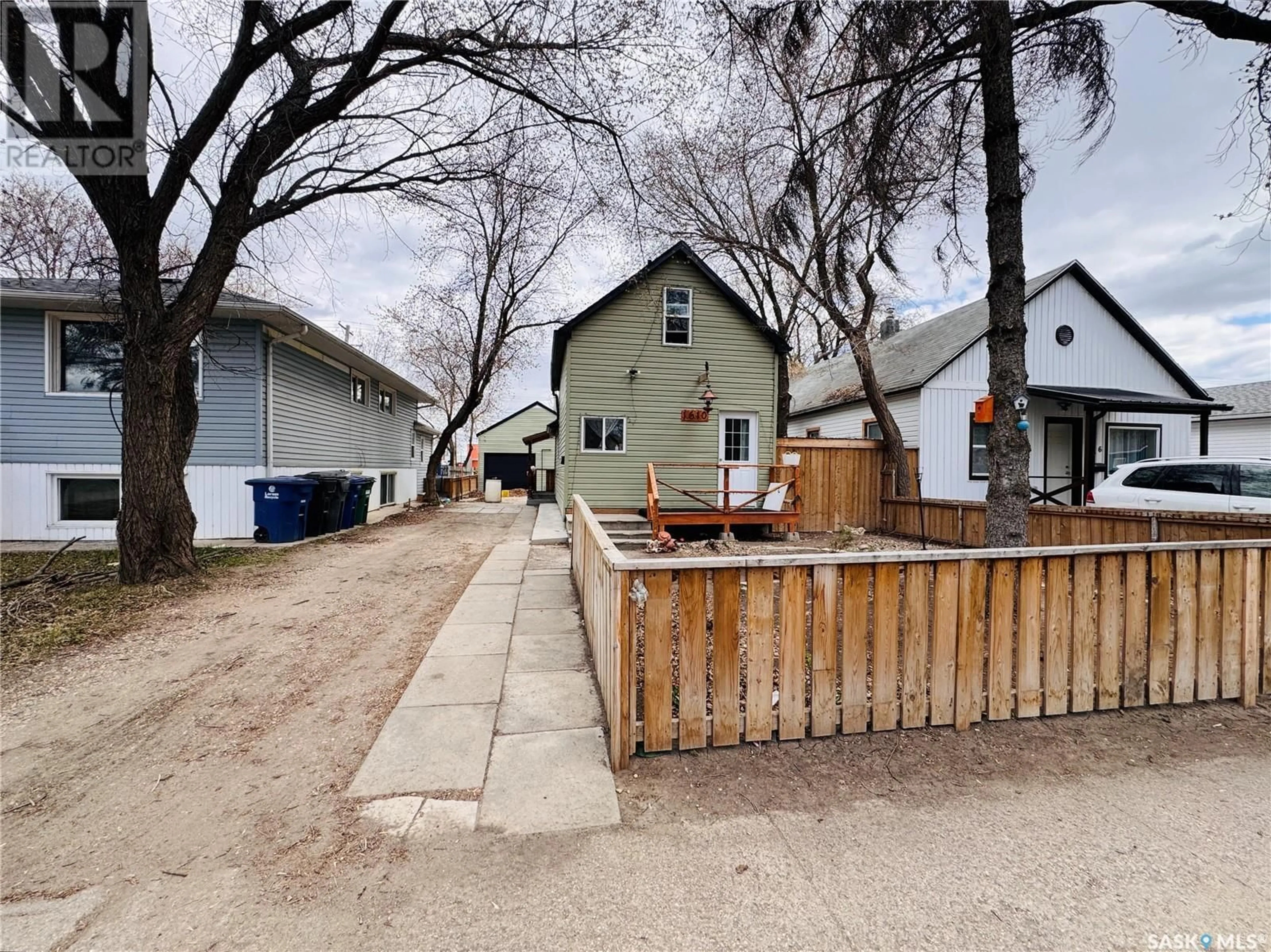 A pic from outside/outdoor area/front of a property/back of a property/a pic from drone, street for 1610 B AVENUE, Saskatoon Saskatchewan S7L1H3