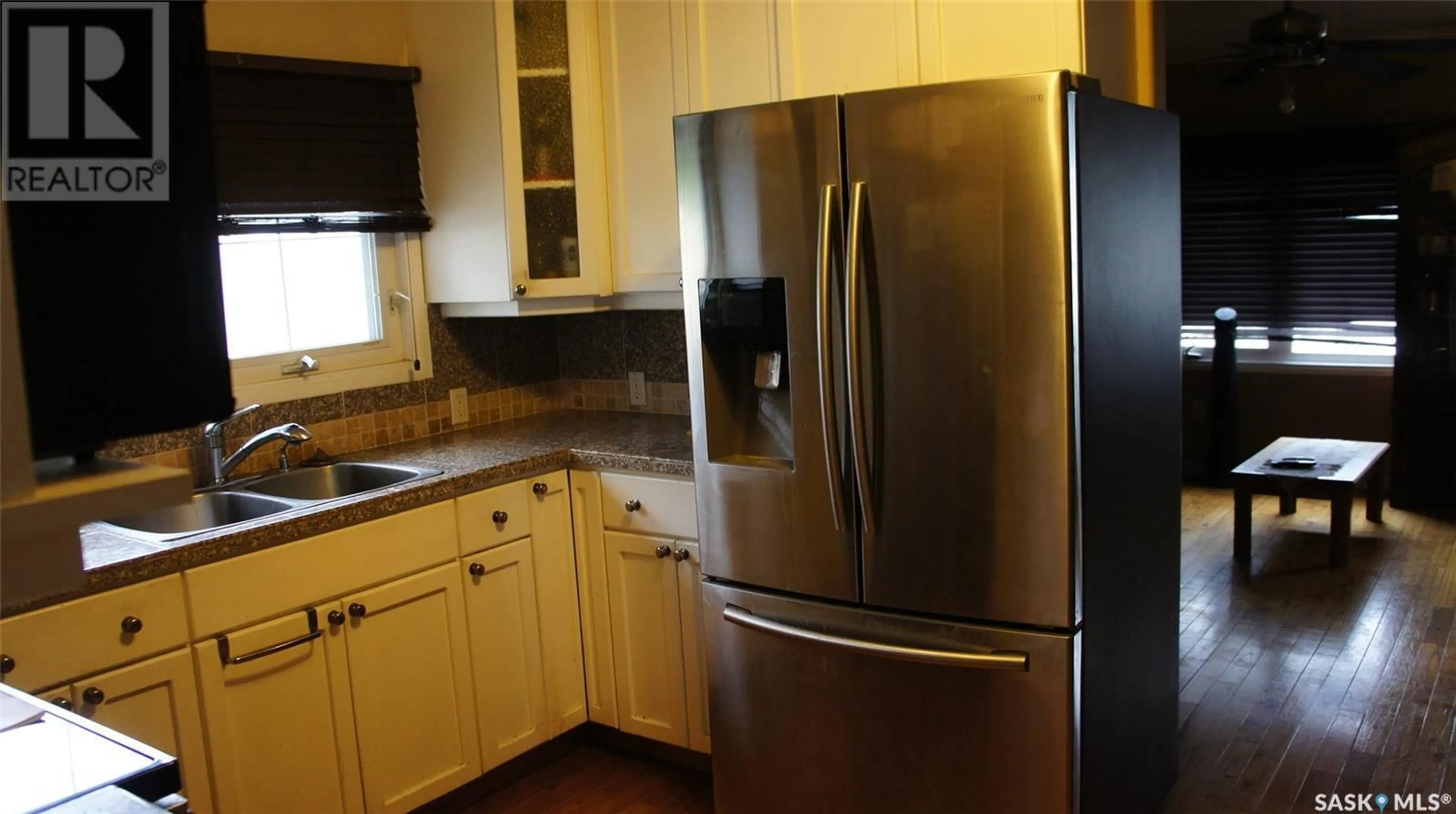 Standard kitchen, unknown for 805 1ST STREET, Estevan Saskatchewan S4A0G2