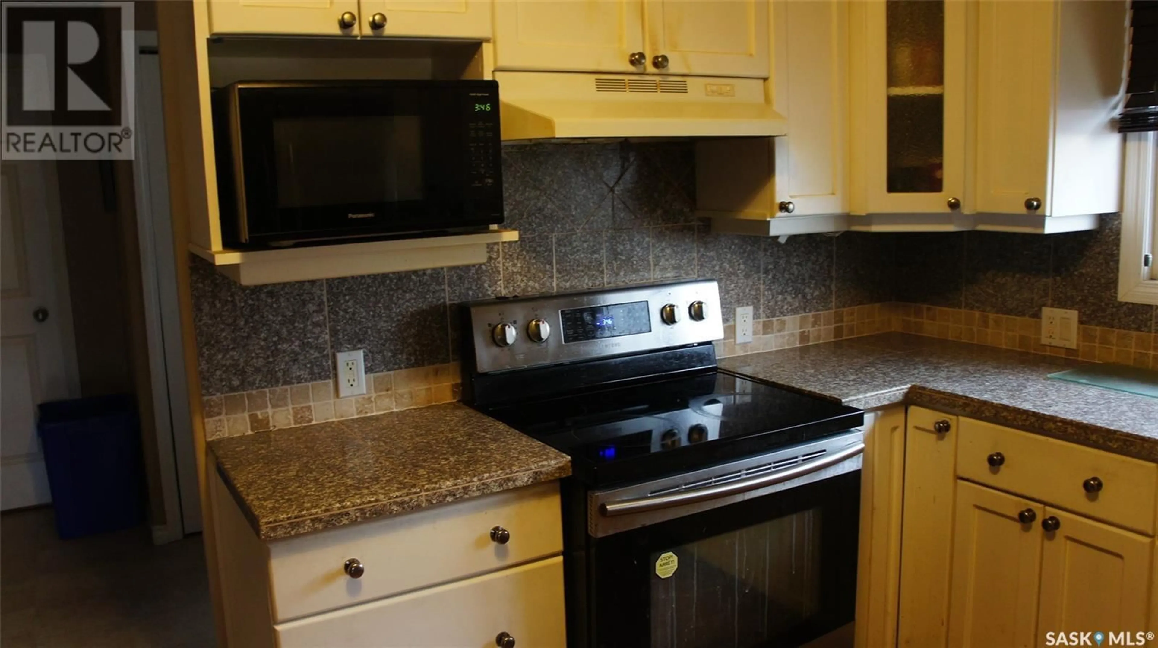 Standard kitchen, ceramic/tile floor for 805 1ST STREET, Estevan Saskatchewan S4A0G2