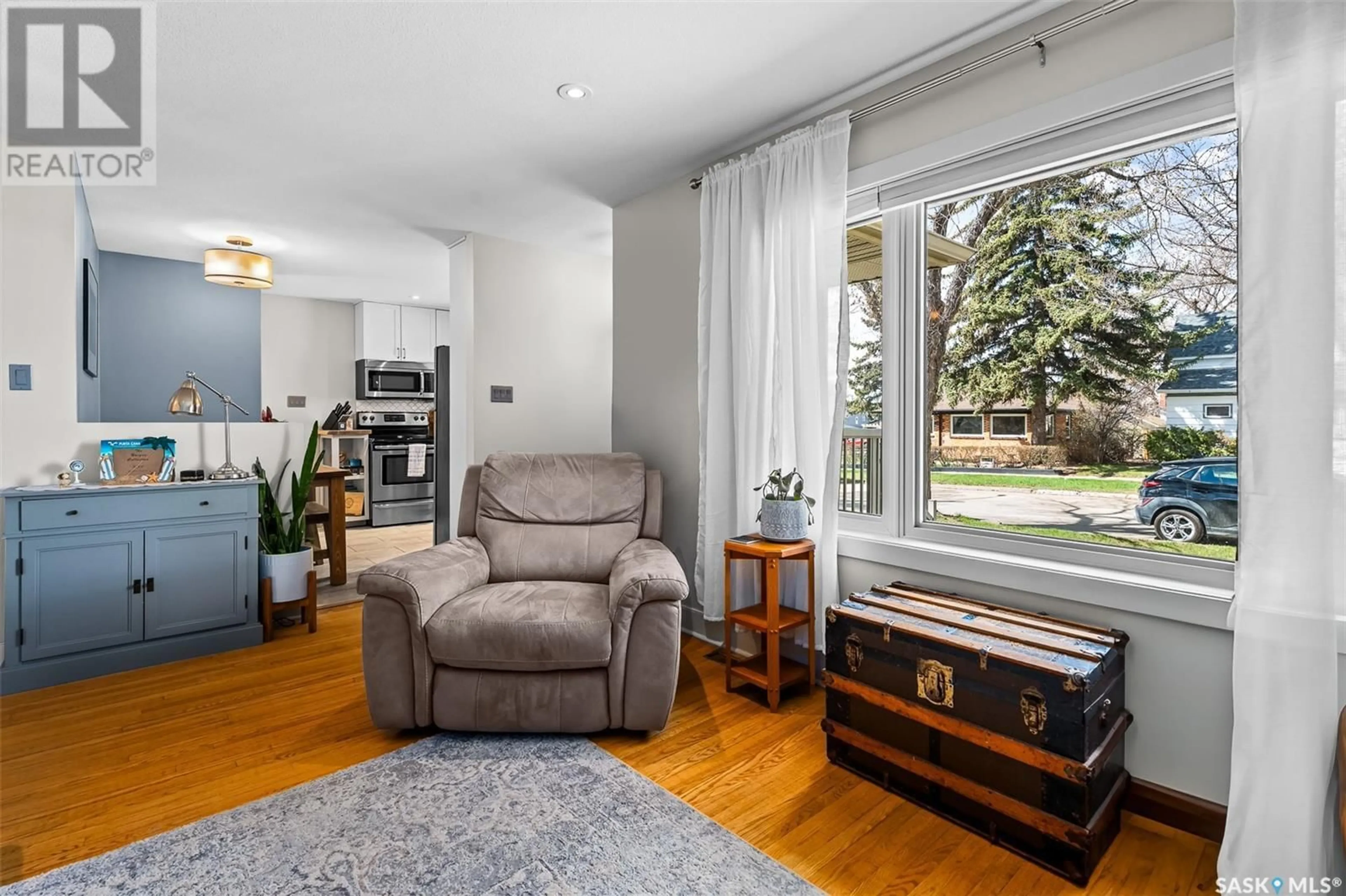 Living room with furniture, unknown for 1009 6TH AVENUE, Moose Jaw Saskatchewan S6H4A5