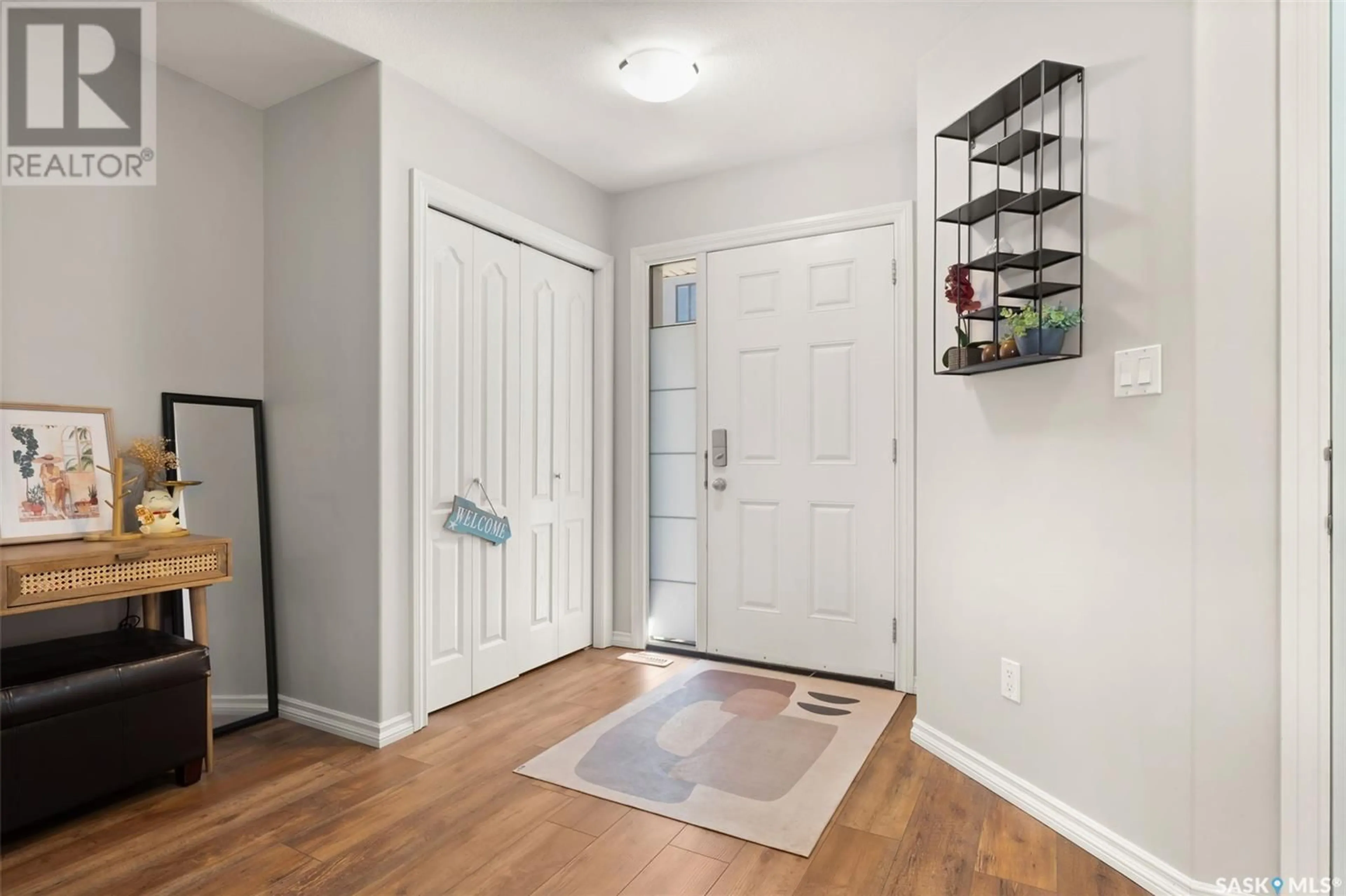 Indoor entryway for 4516 HARBOUR VILLAGE WAY, Regina Saskatchewan S4W0C1