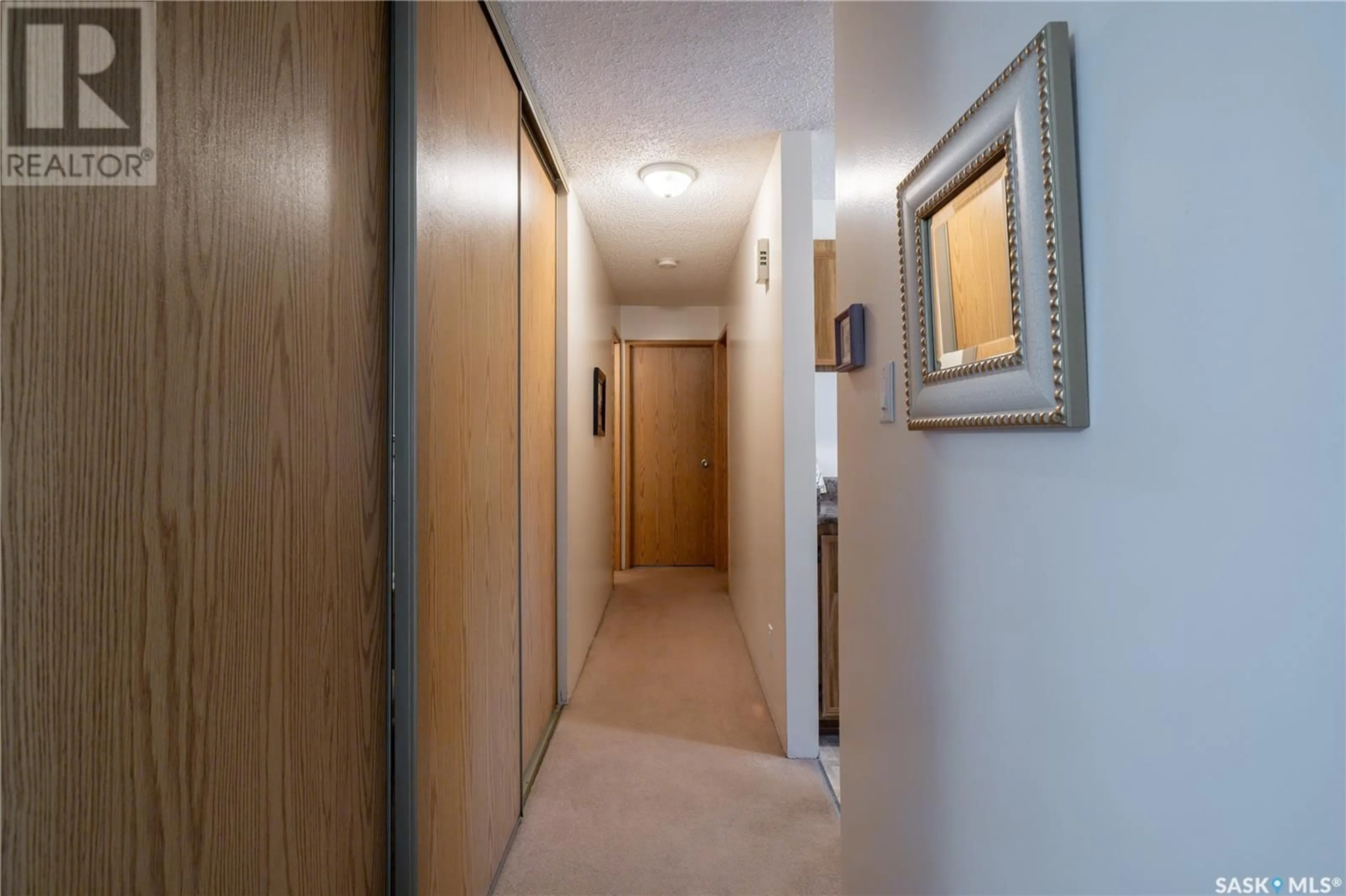 Indoor foyer for 35 - 102 ALPORT CRESCENT, Regina Saskatchewan S4R8C6