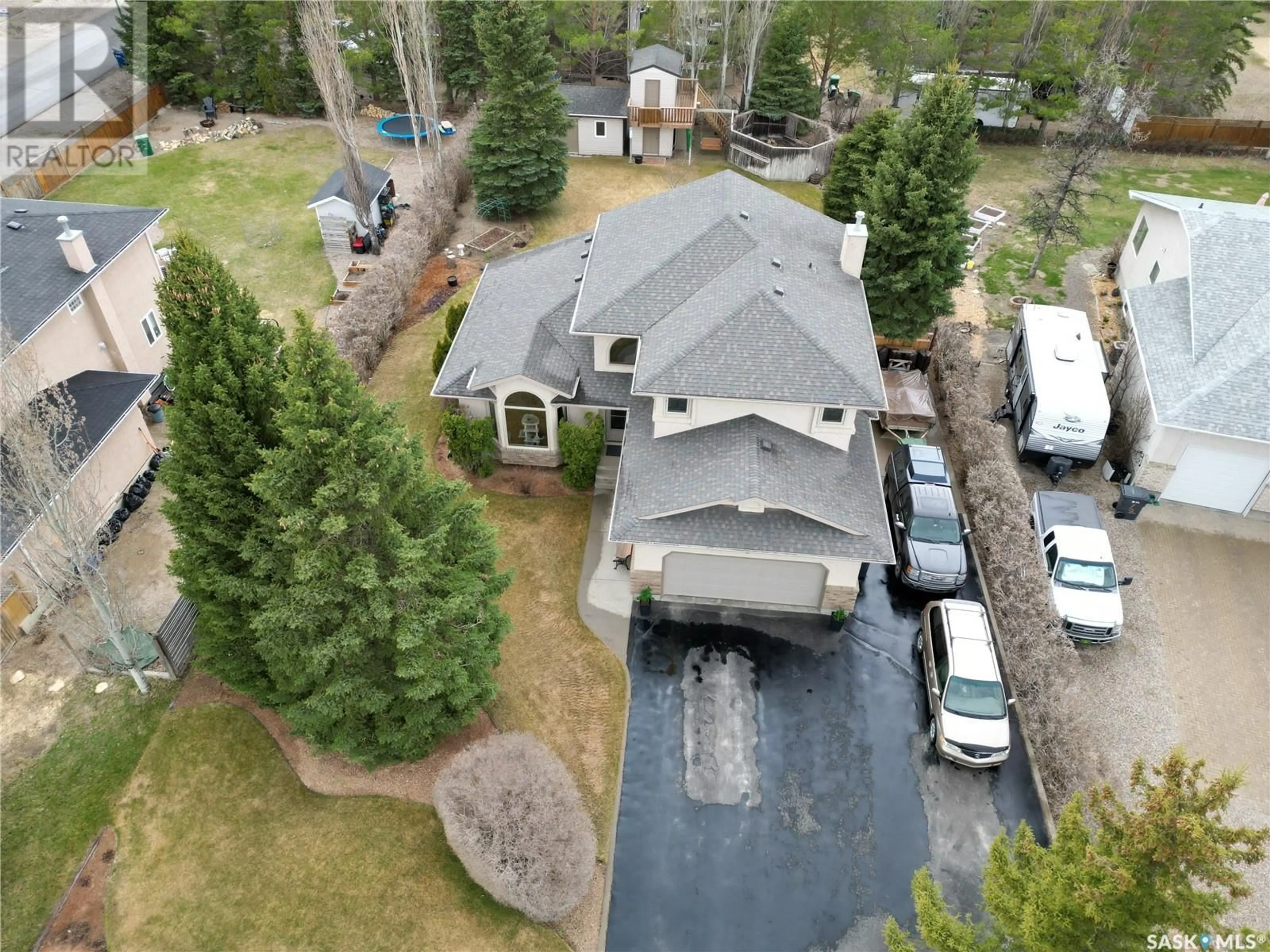 A pic from outside/outdoor area/front of a property/back of a property/a pic from drone, unknown for 4 PARK BAY, Emerald Park Saskatchewan S4L1B2