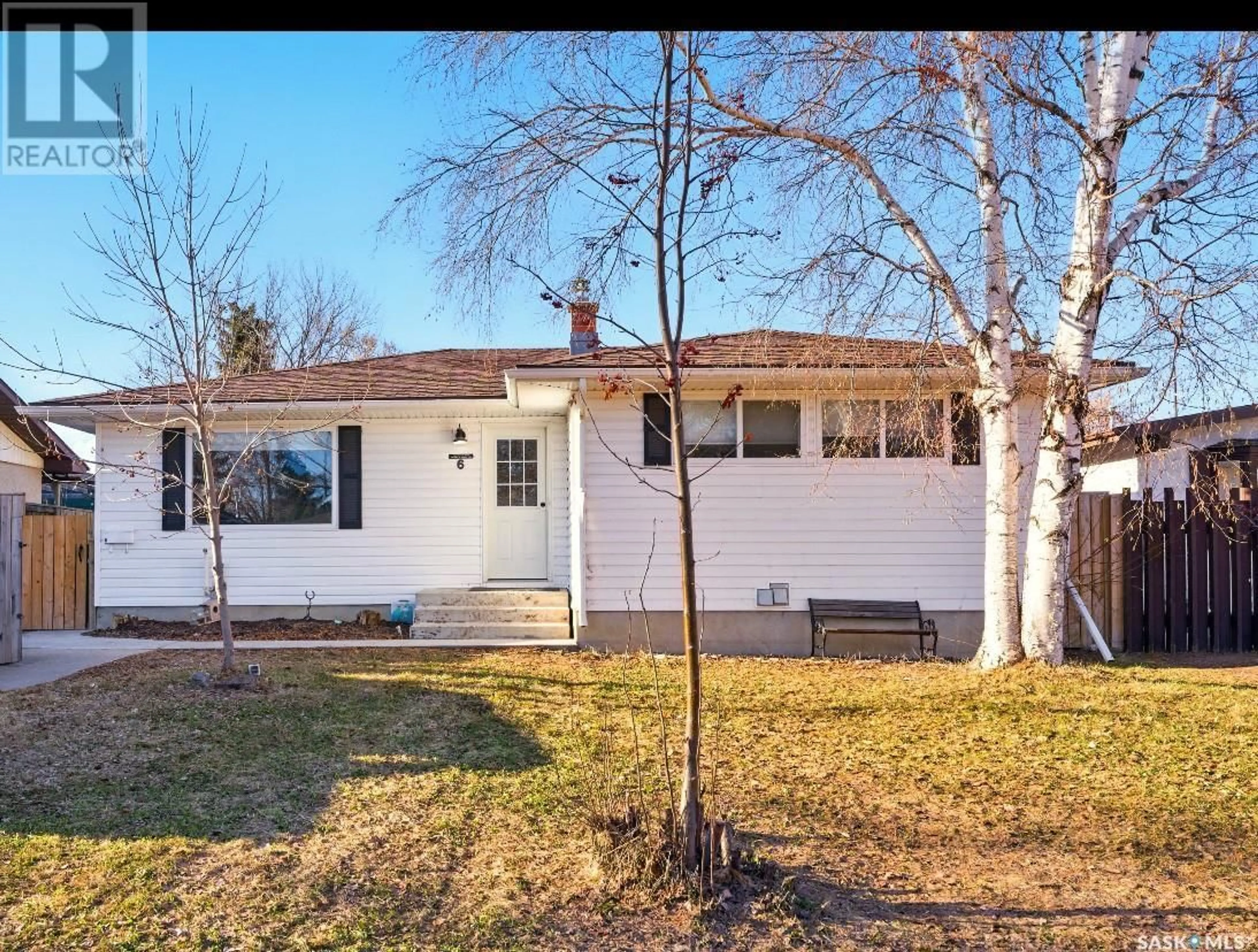 A pic from outside/outdoor area/front of a property/back of a property/a pic from drone, street for 6 VICKIES PLACE, Saskatoon Saskatchewan S7N2R2