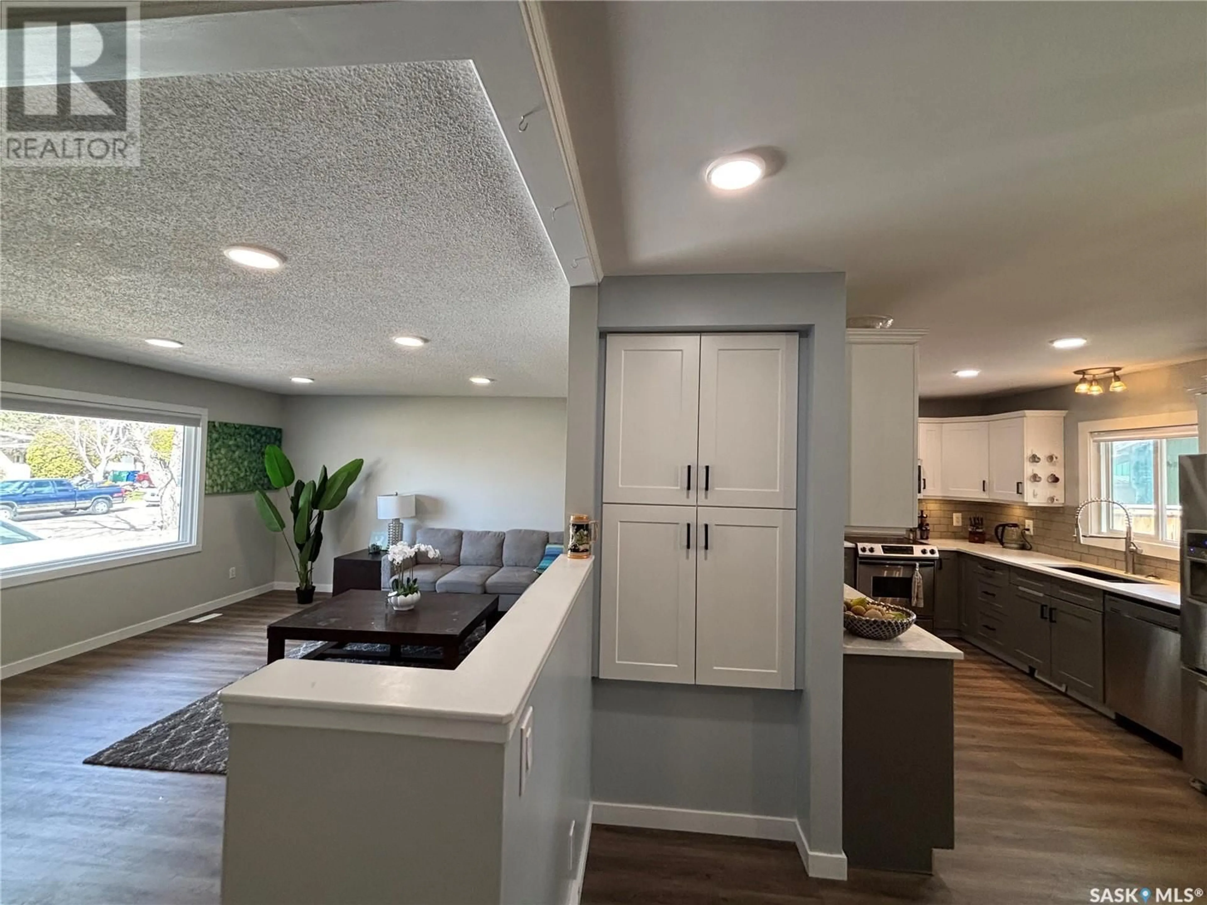 Open concept kitchen, unknown for 6 VICKIES PLACE, Saskatoon Saskatchewan S7N2R2