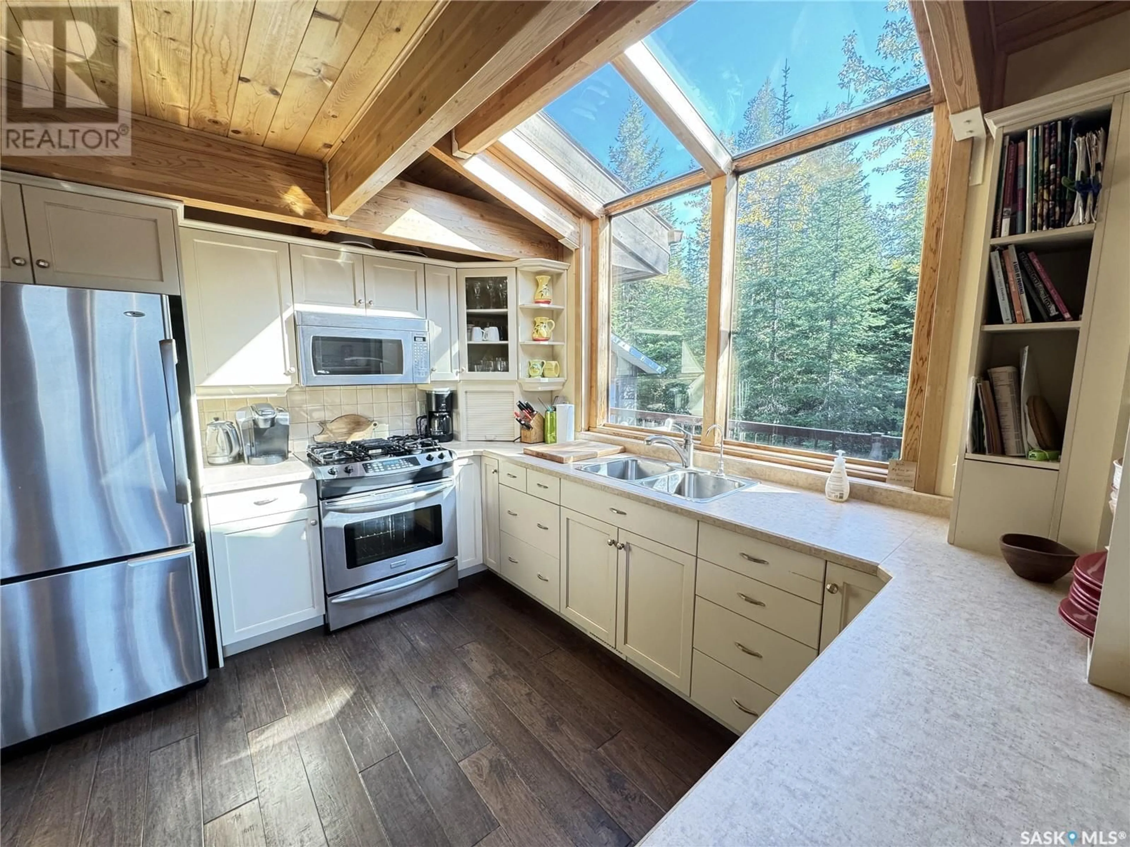 Open concept kitchen, unknown for 106 ESTATES DRIVE, Elk Ridge Saskatchewan S0J0N0