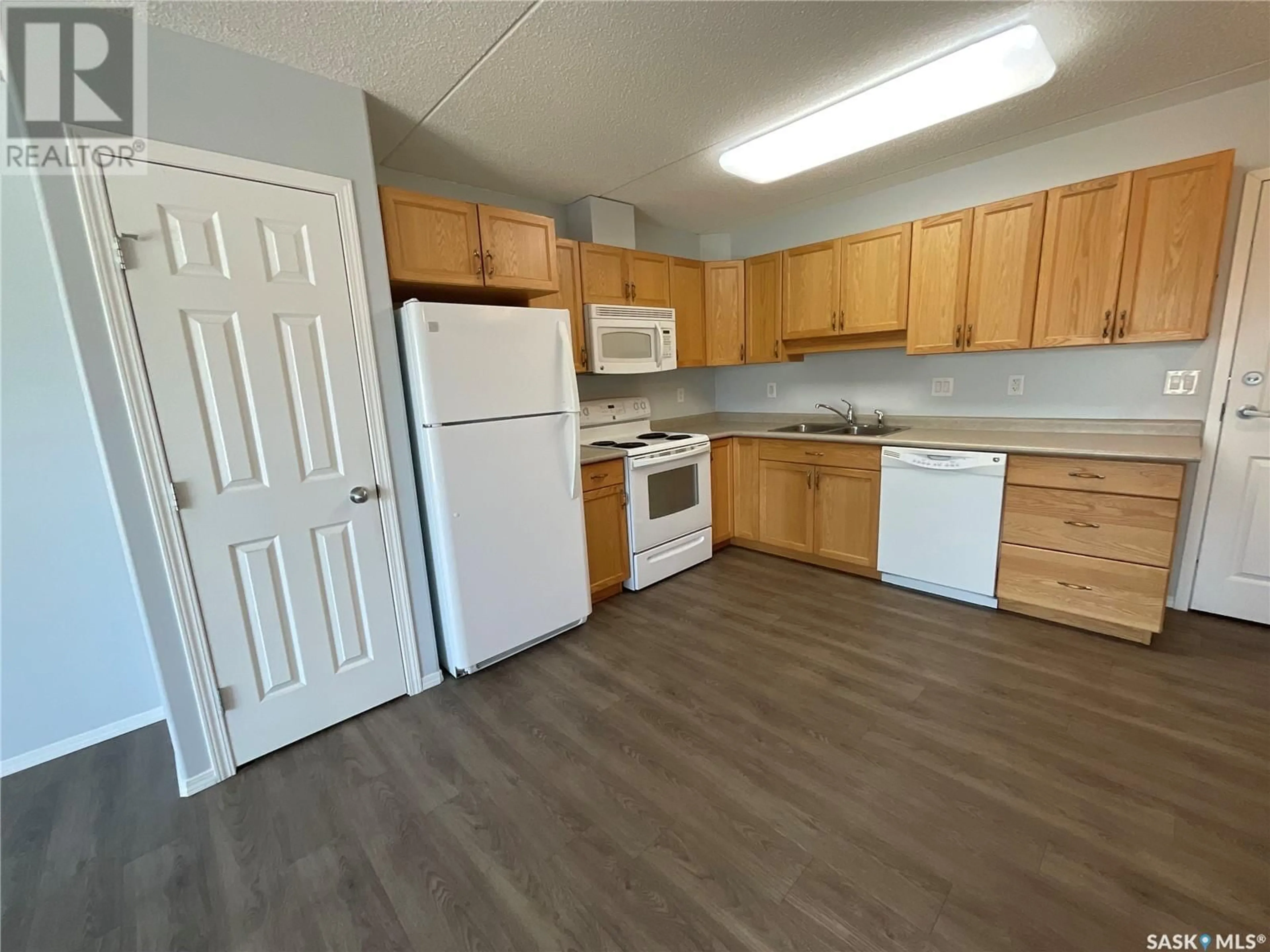 Standard kitchen, unknown for 301 2006 7TH STREET, Rosthern Saskatchewan S0K3R0
