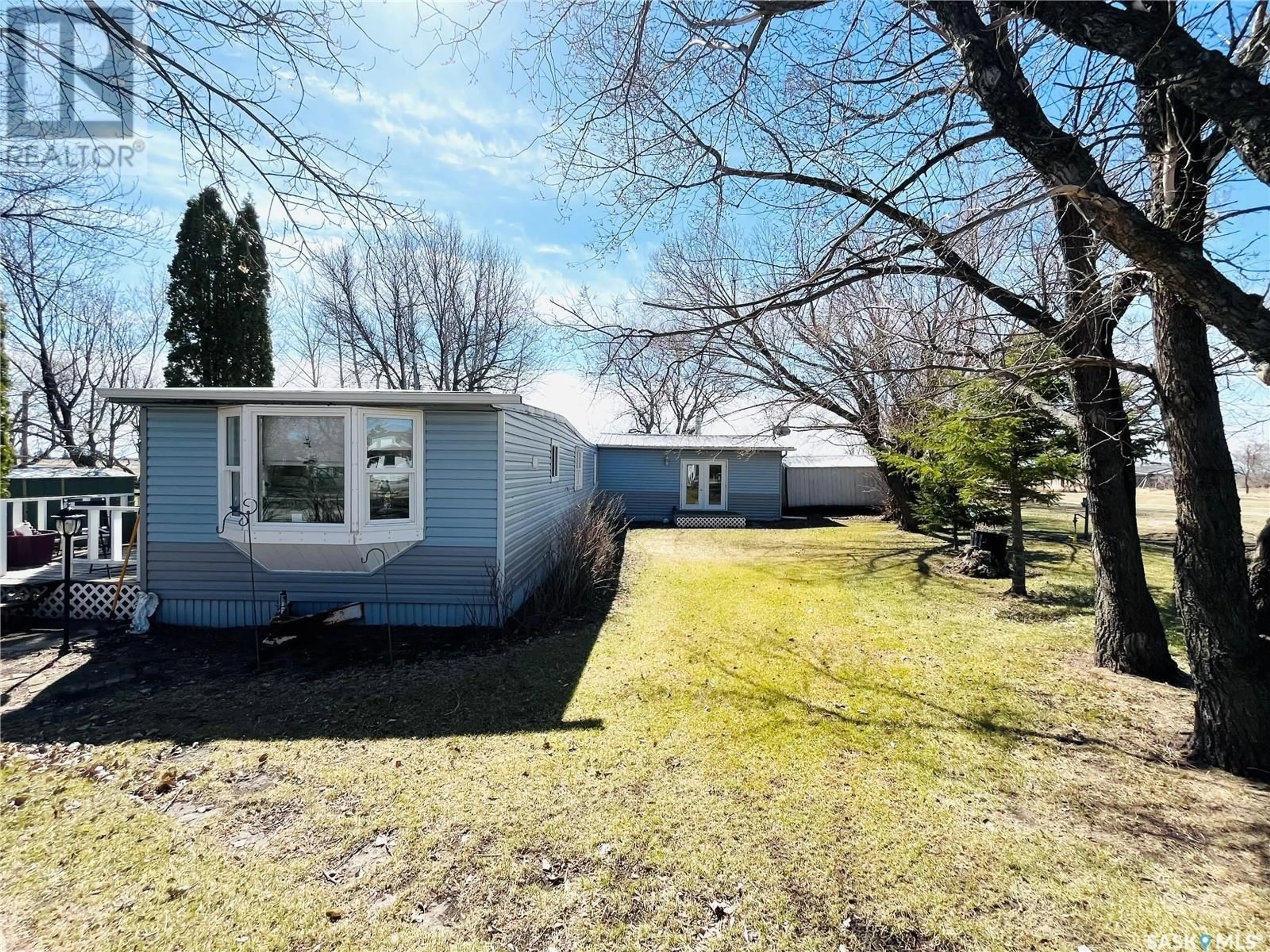 A pic from outside/outdoor area/front of a property/back of a property/a pic from drone, street for 68 RAILWAY AVENUE, Fairlight Saskatchewan S0G1M0