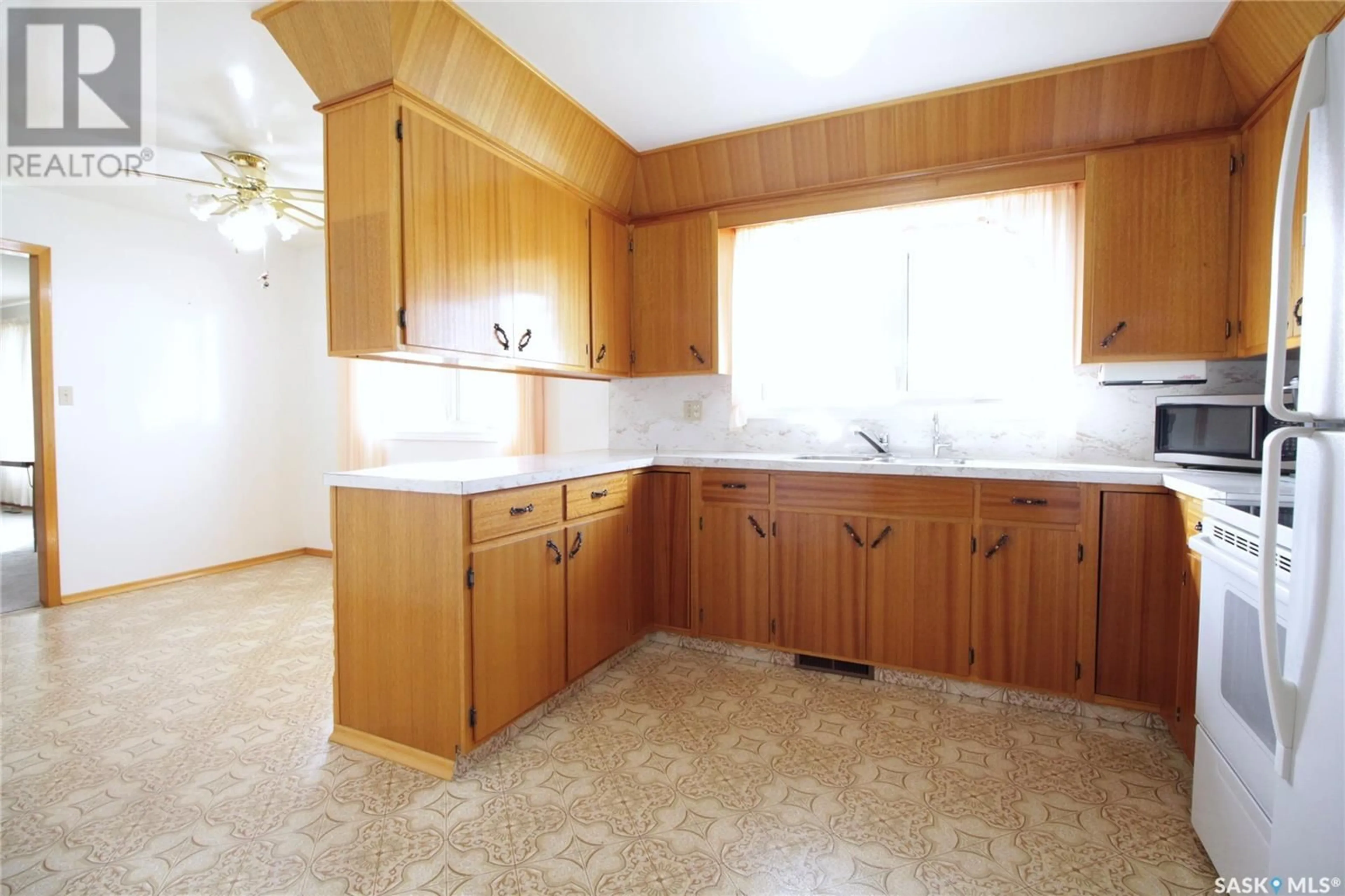 Standard kitchen, ceramic/tile floor for 1301 SOUTH FRONT STREET, Moosomin Saskatchewan S0G3N0