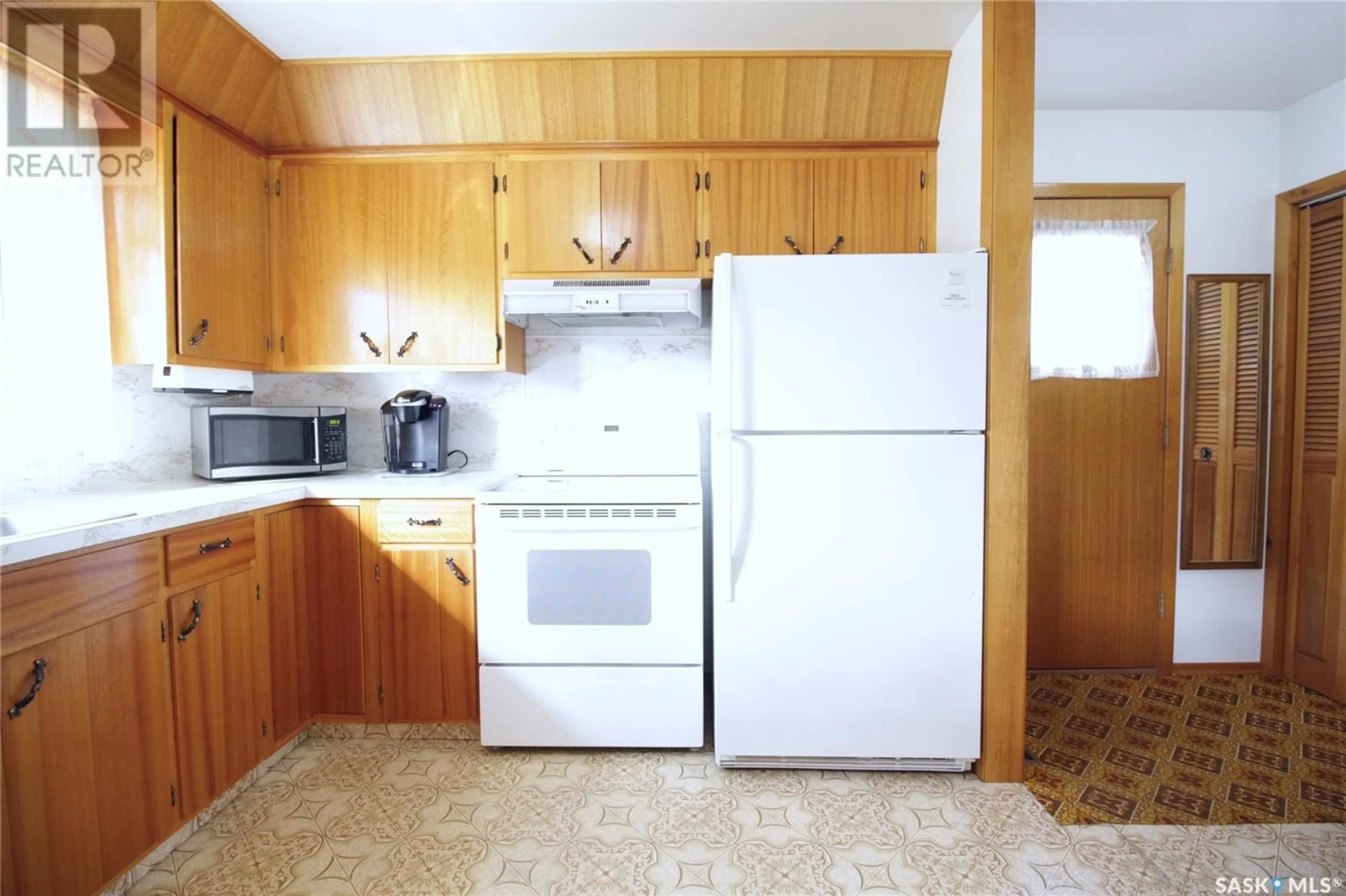 Standard kitchen, unknown for 1301 SOUTH FRONT STREET, Moosomin Saskatchewan S0G3N0