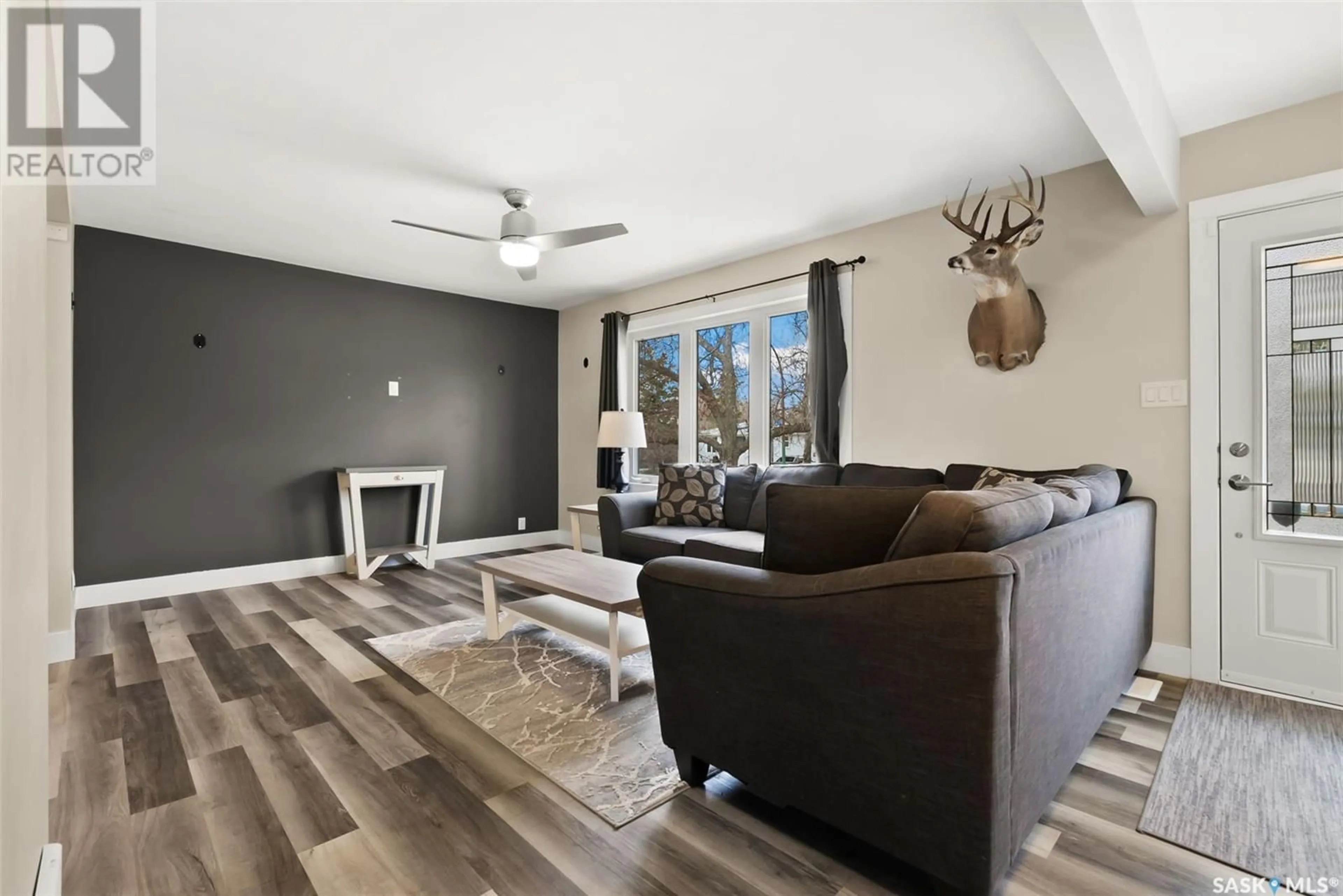 Living room with furniture, unknown for 925 FORGET STREET, Regina Saskatchewan S4T4X7
