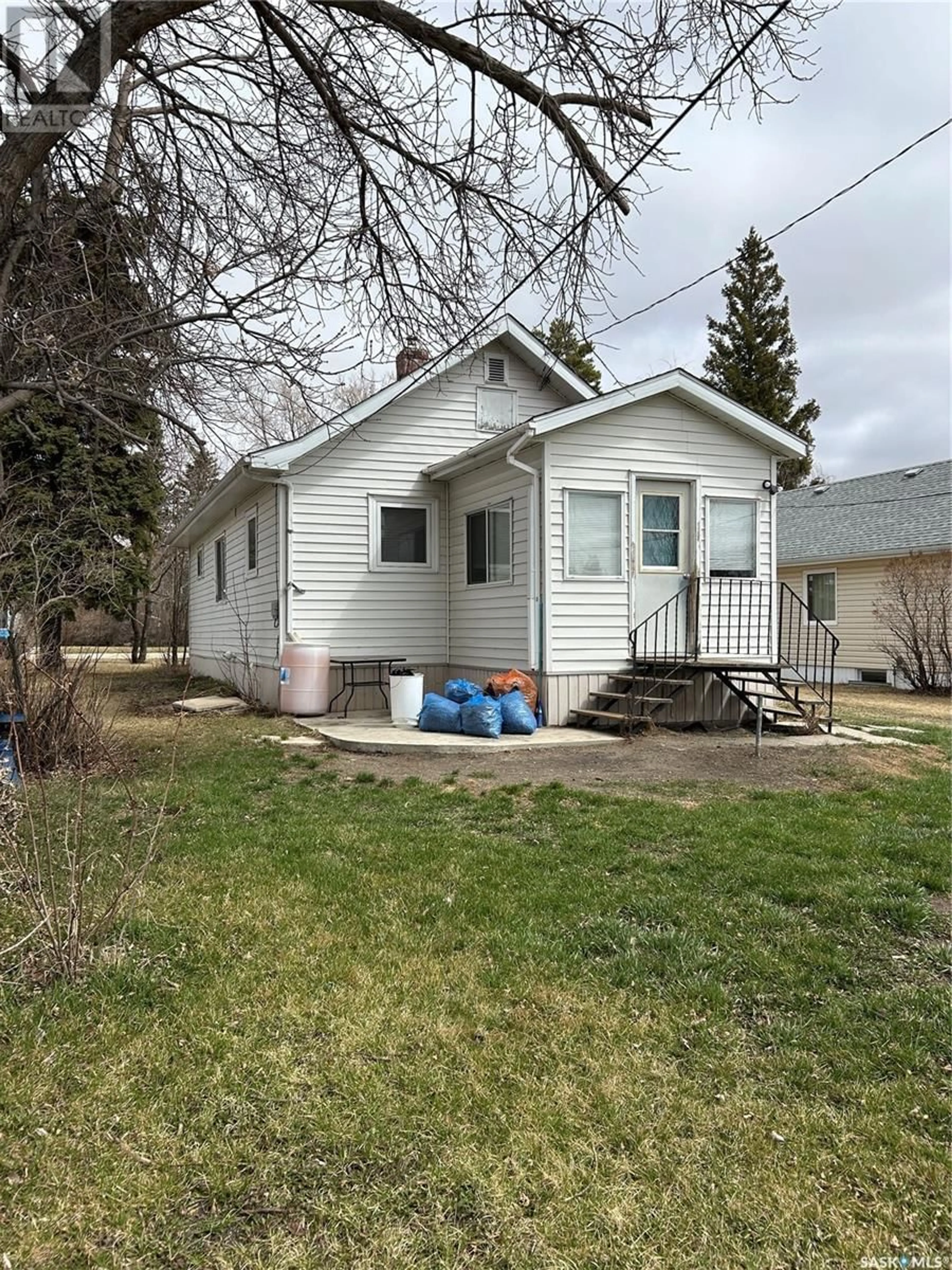 Unknown for 103 3RD AVENUE, Kelvington Saskatchewan S0A1W0