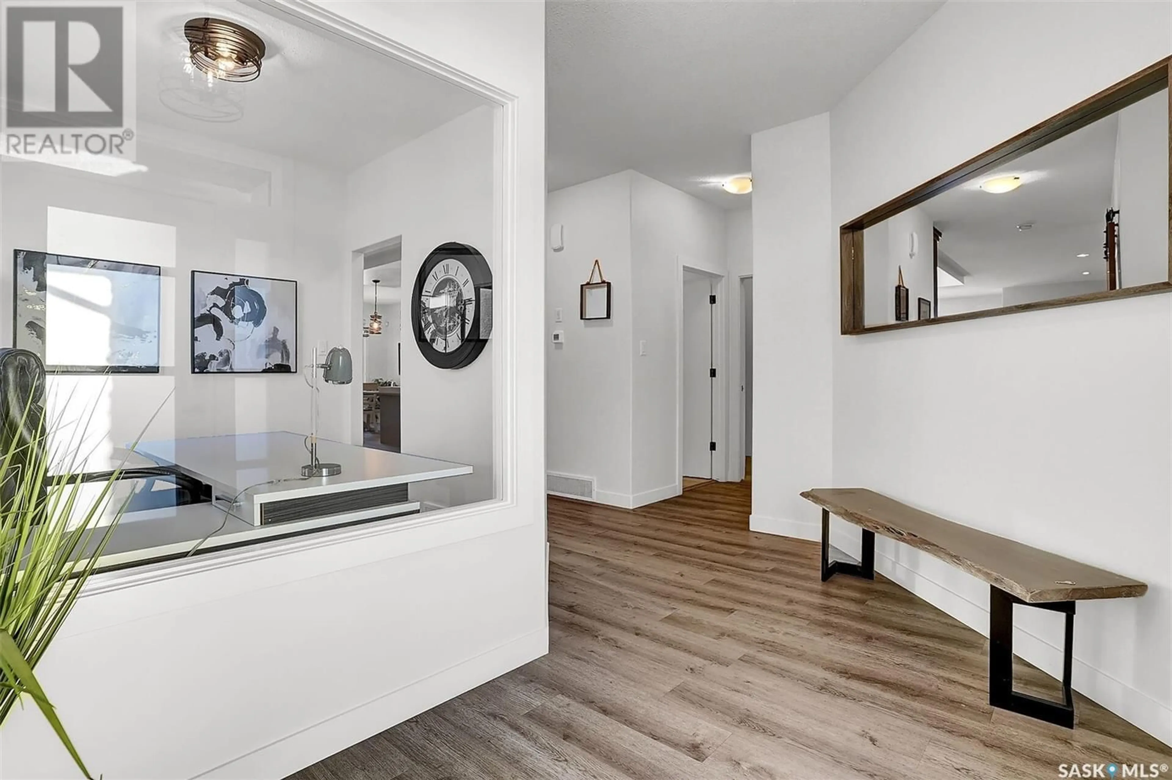 Indoor entryway for 4308 SAGE DRIVE, Regina Saskatchewan S4V3L5