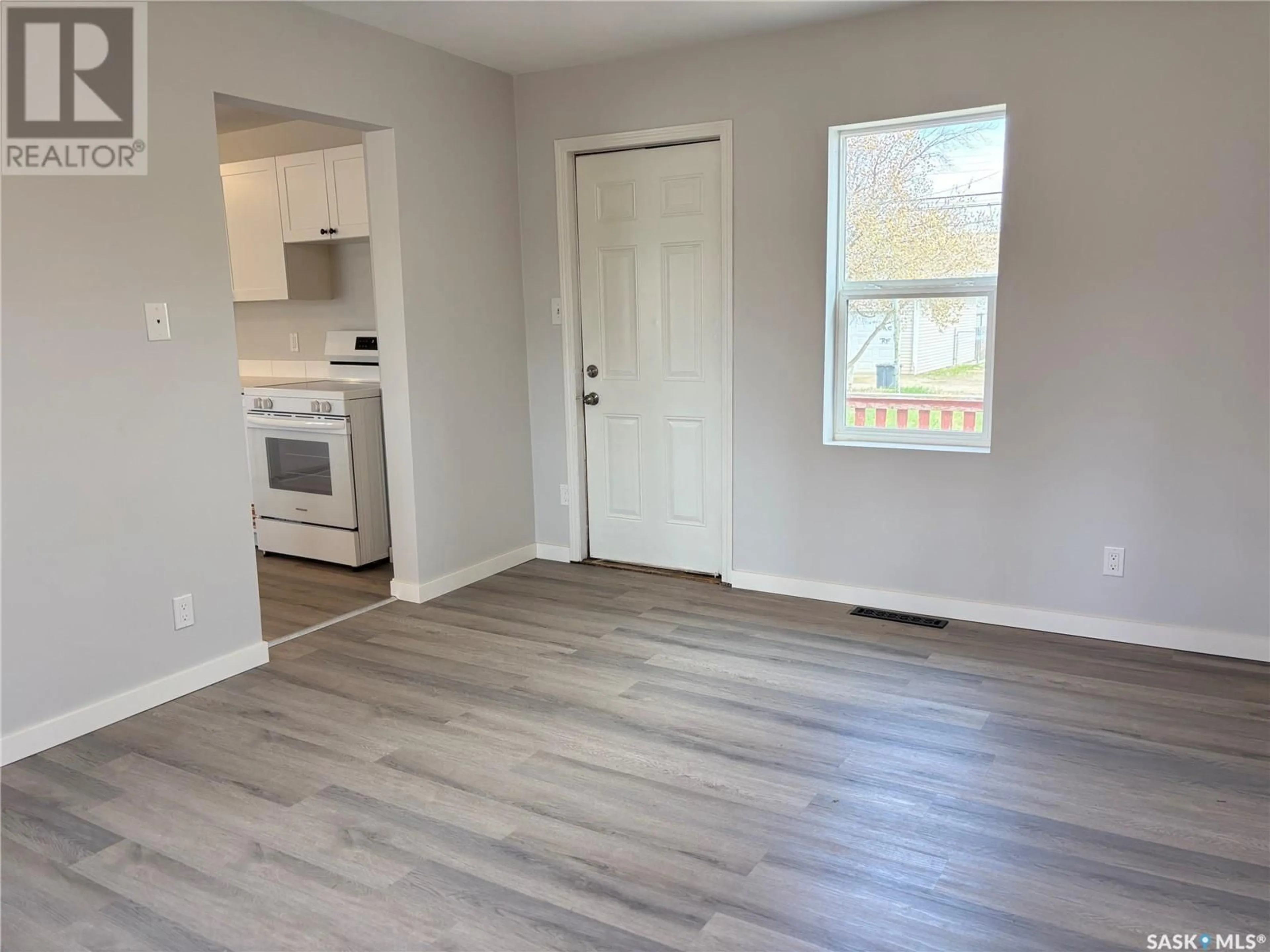 A pic of a room for 1636 C AVENUE, Saskatoon Saskatchewan S7L1L5