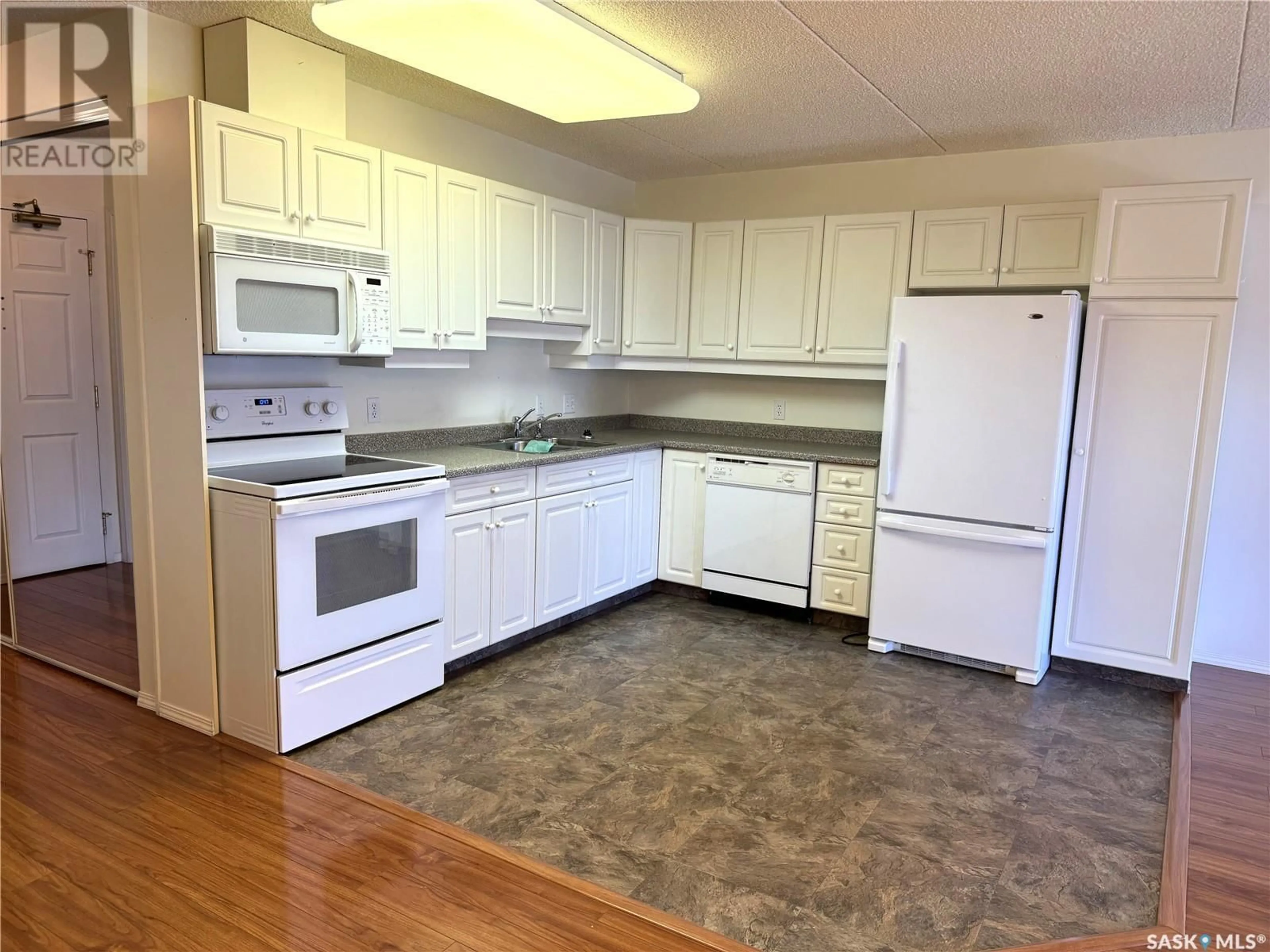 Standard kitchen, unknown for 305 740 9TH STREET, Humboldt Saskatchewan S0K2A0