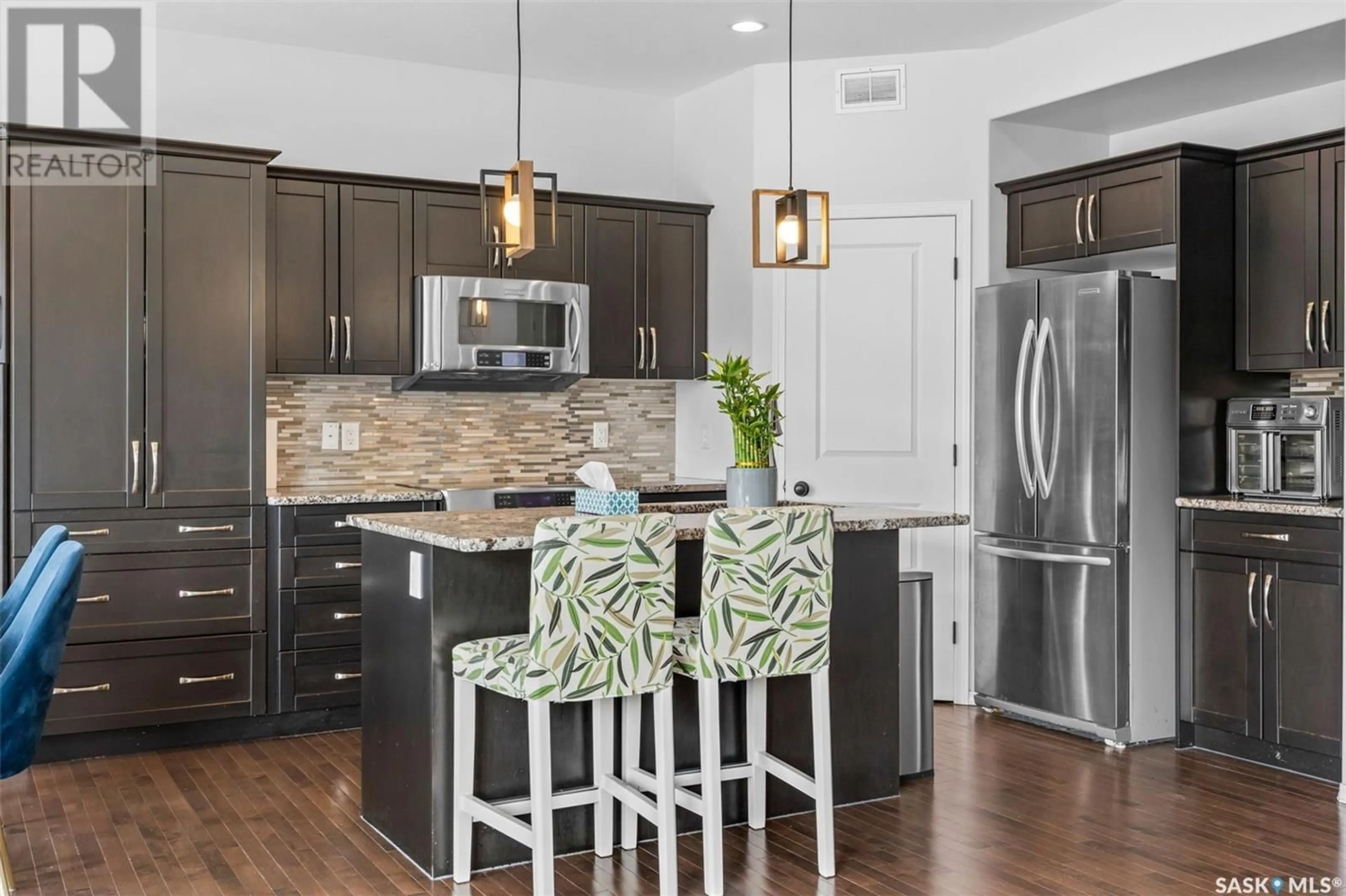 Open concept kitchen, unknown for 1022 HUNTER ROAD, Saskatoon Saskatchewan S7T0R2