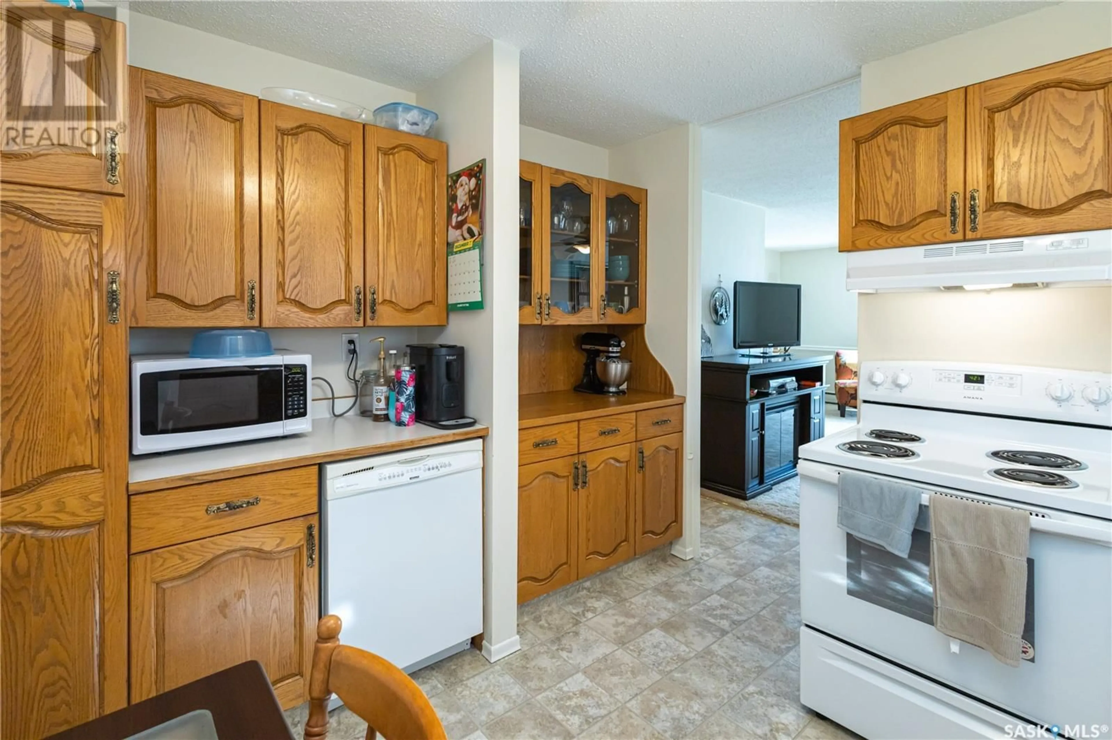 Standard kitchen, unknown for 1617 THOMPSON AVENUE, Saskatoon Saskatchewan S7N1Y2