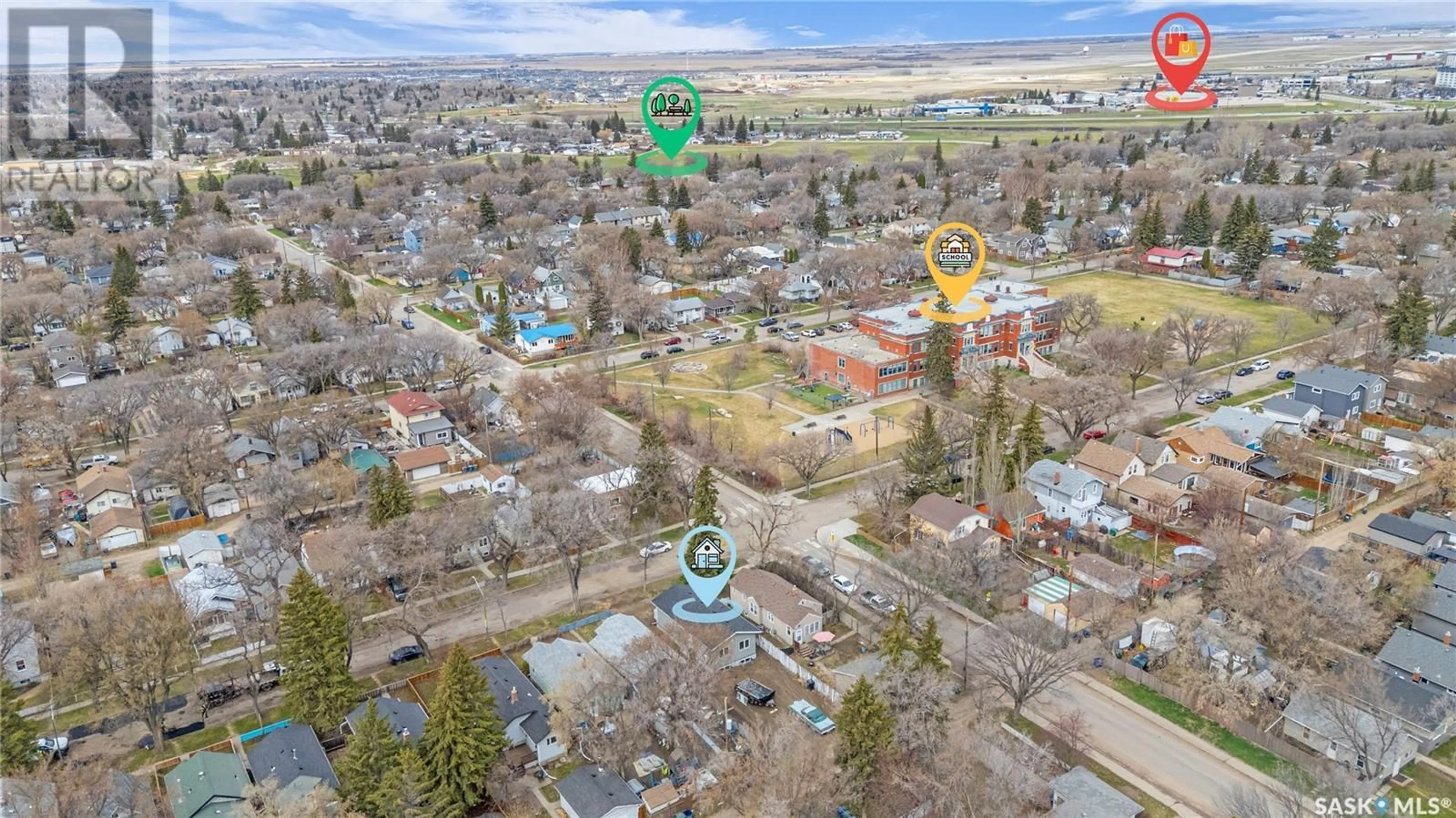 A pic from outside/outdoor area/front of a property/back of a property/a pic from drone, street for 1232 E AVENUE N, Saskatoon Saskatchewan S7K2E4