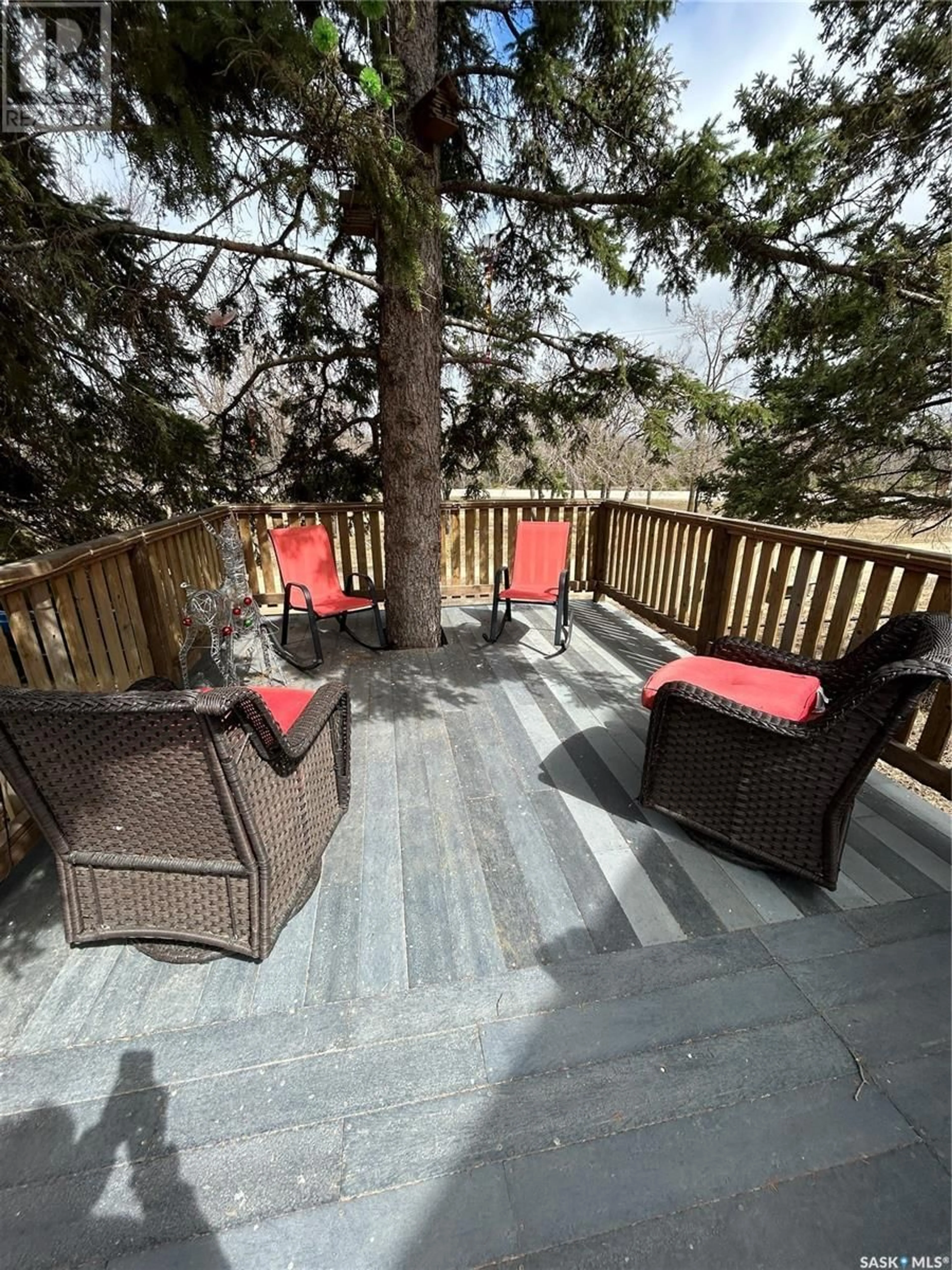 Patio, unknown for 107 2ND AVENUE AVE, Lintlaw Saskatchewan S0A2H0